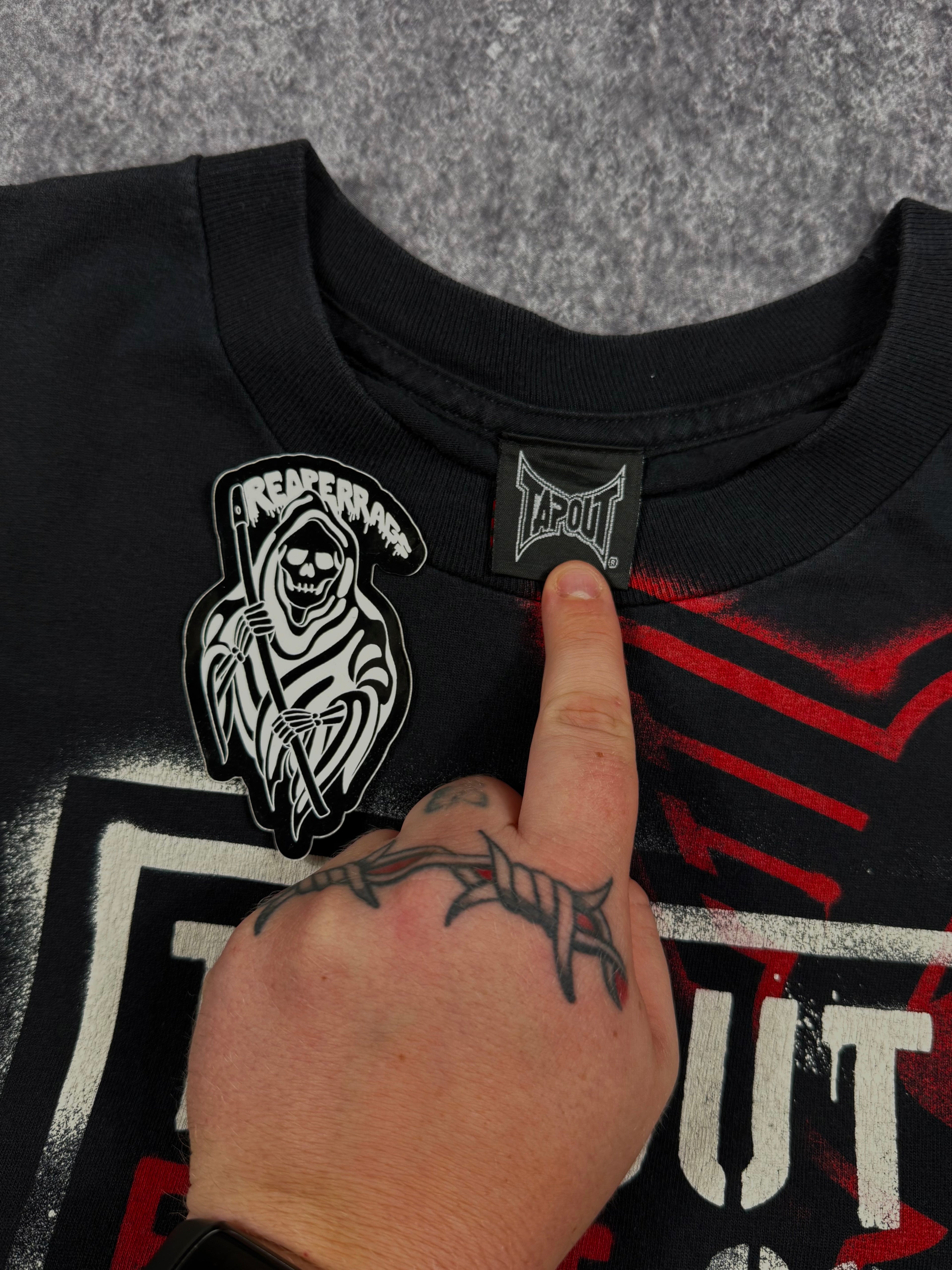 2000s tapout shirt (XL)