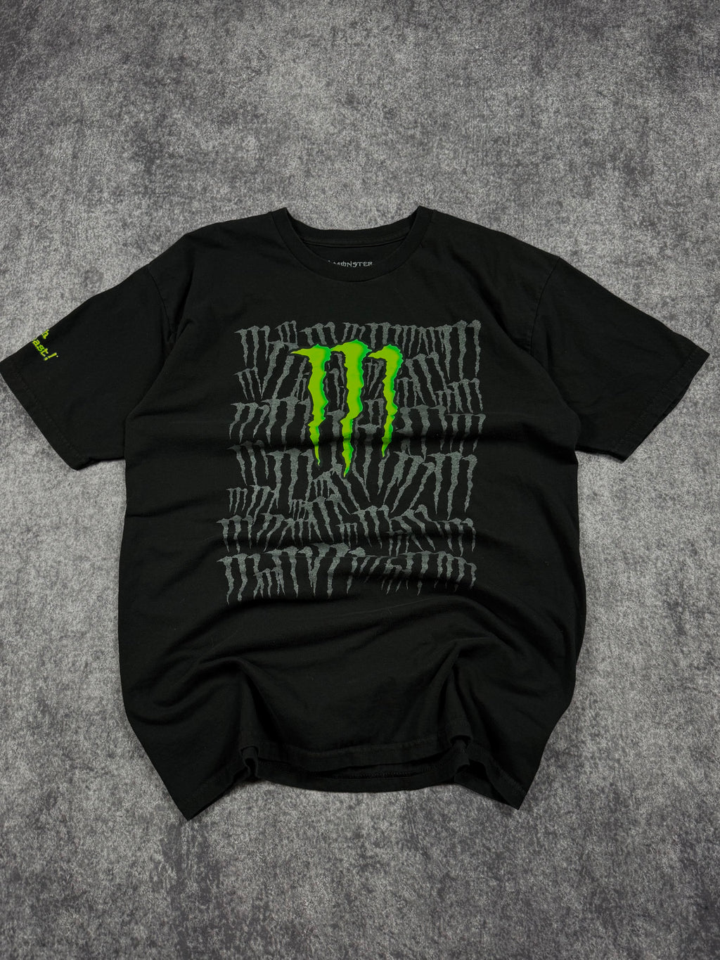 (rare) 2000s monster energy shirt (M)