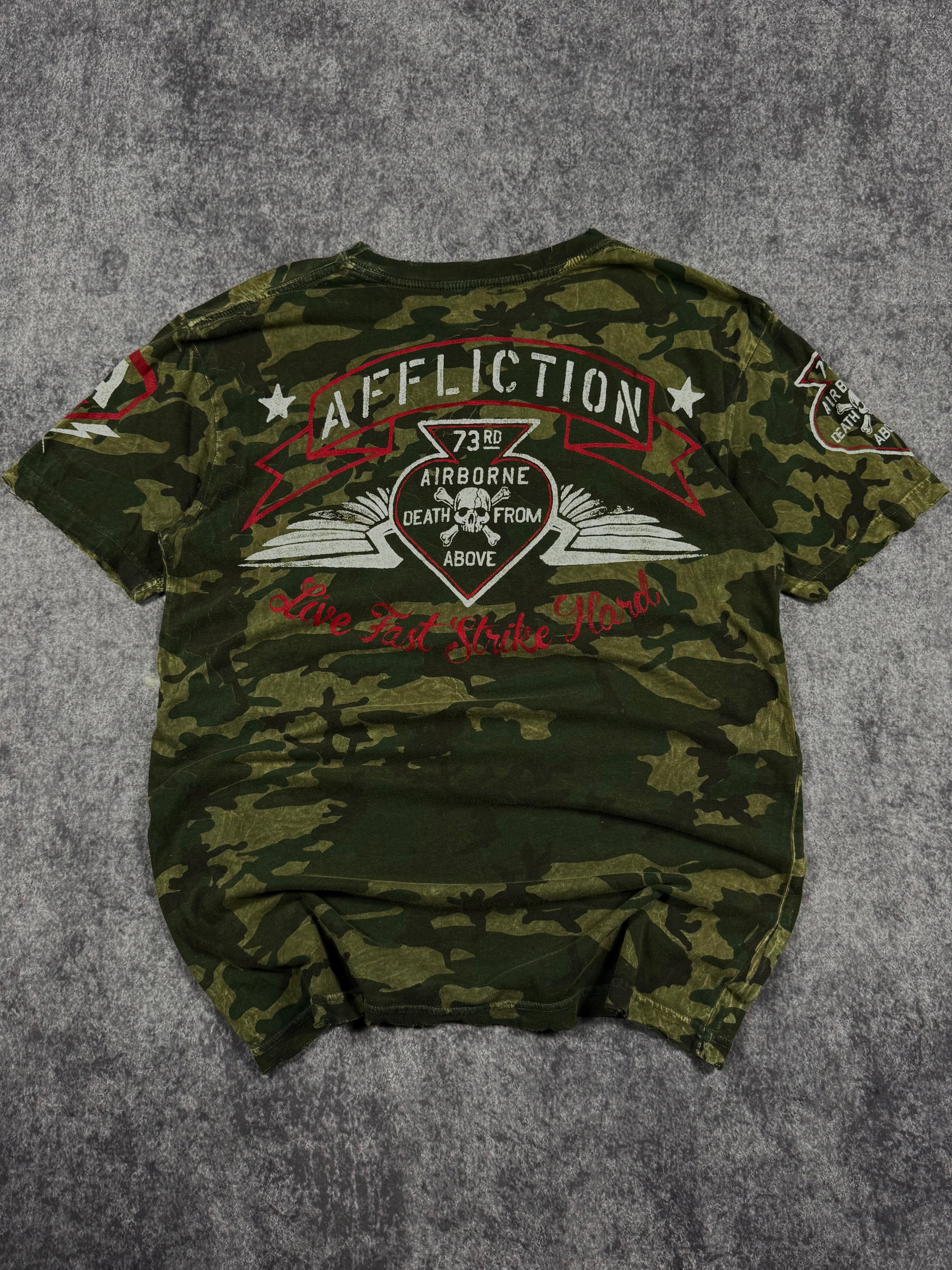 2000s affliction shirt (M)