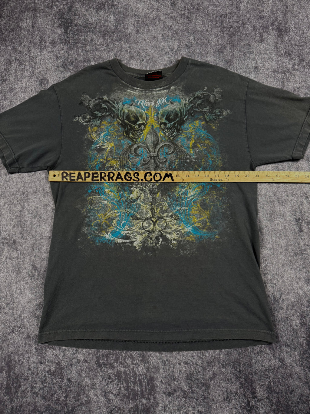 (rare) 2000s miami ink shirt (L)