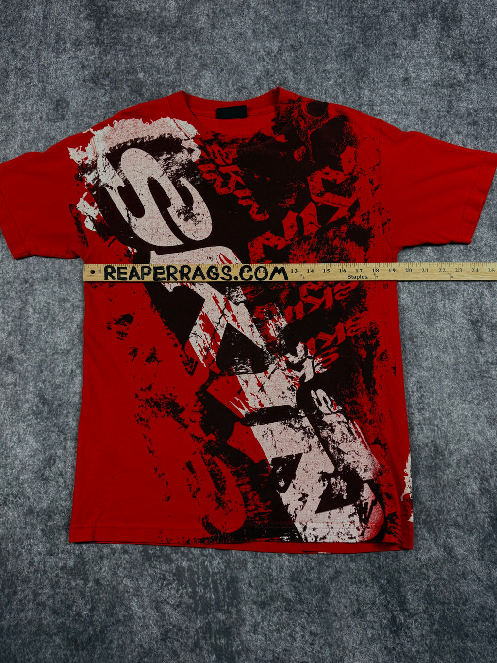 (rare) 2000s skin industries shirt (S)