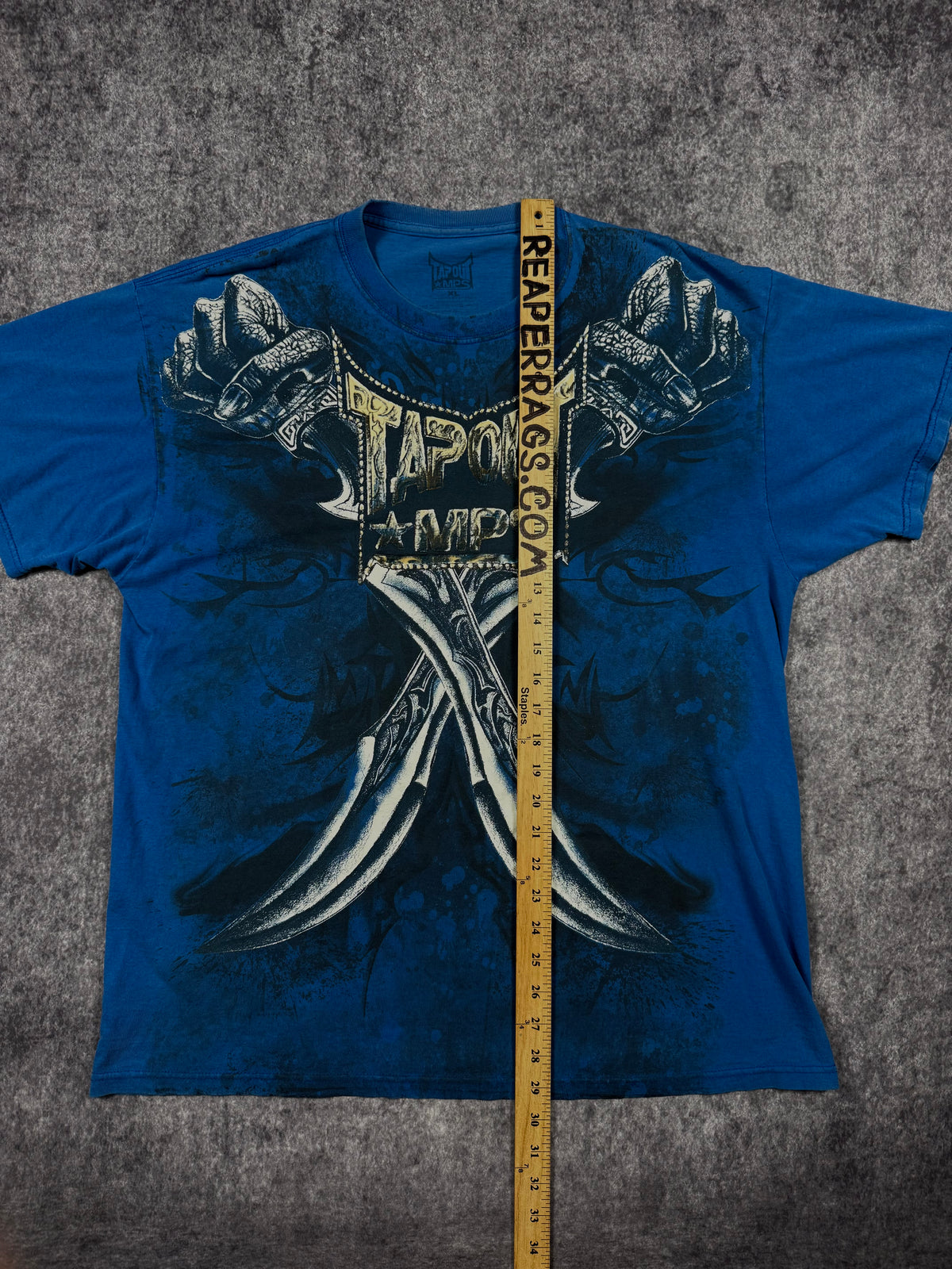 (rare) 2000s tapout shirt (L)