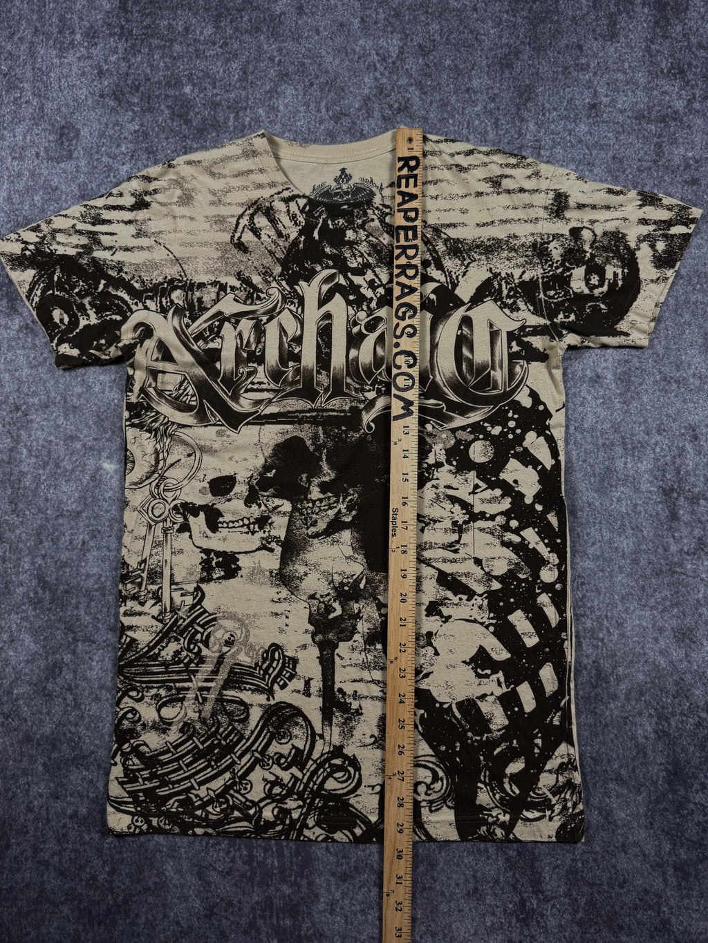(rare) 2000s archaic shirt (S)
