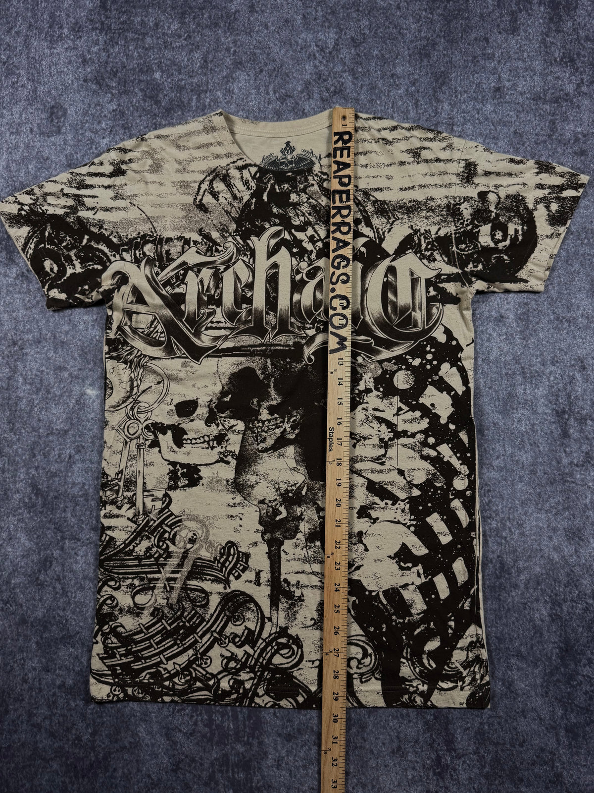 (rare) 2000s archaic shirt (S)