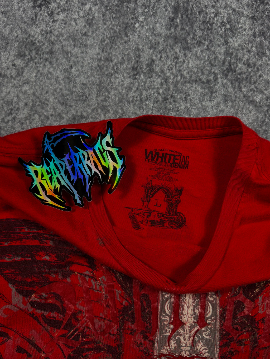 (rare) 2000s whitetag shirt (M)