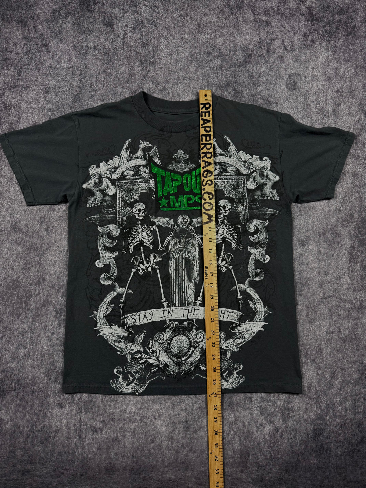 (rare) 2000s tapout chrome shirt (M)