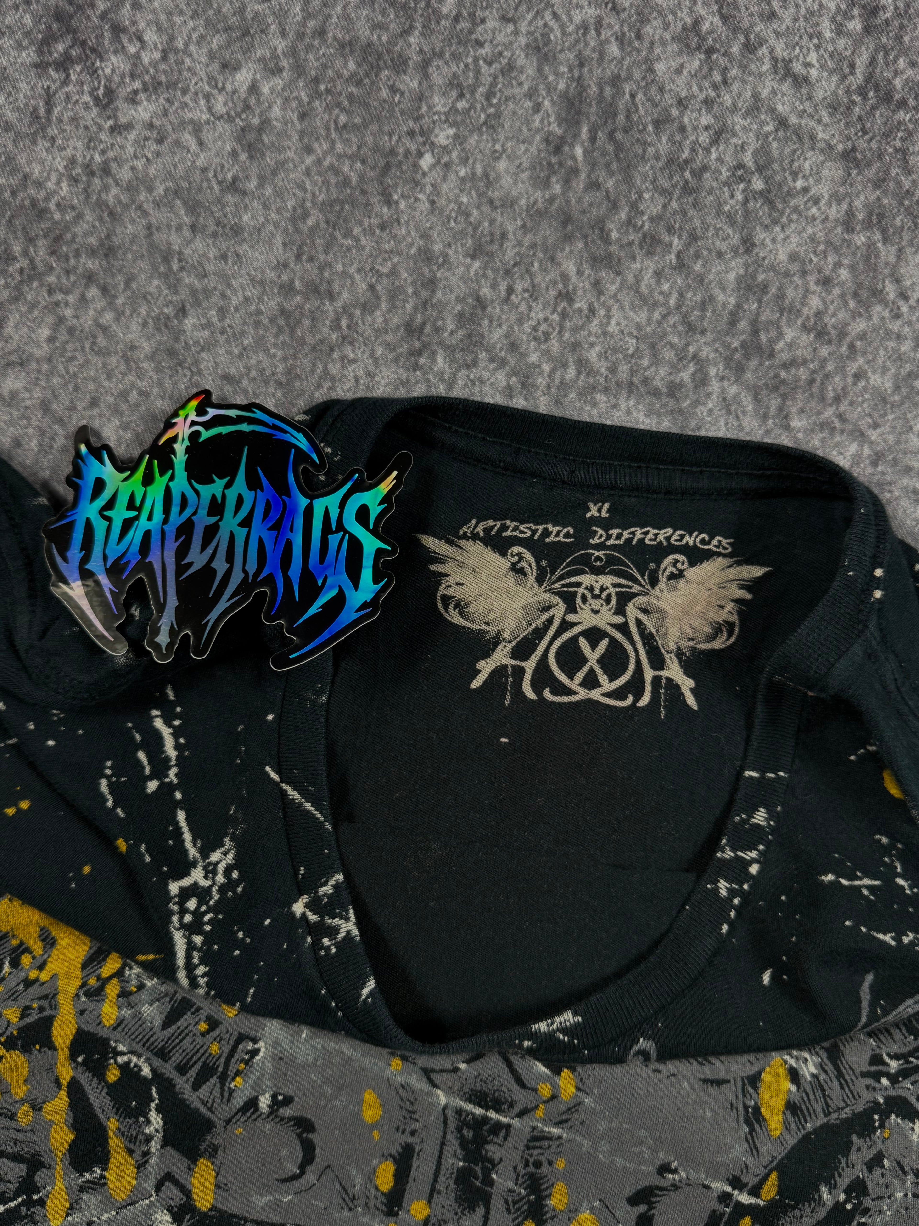 (rare) 2000s artistic difference shirt (XL)