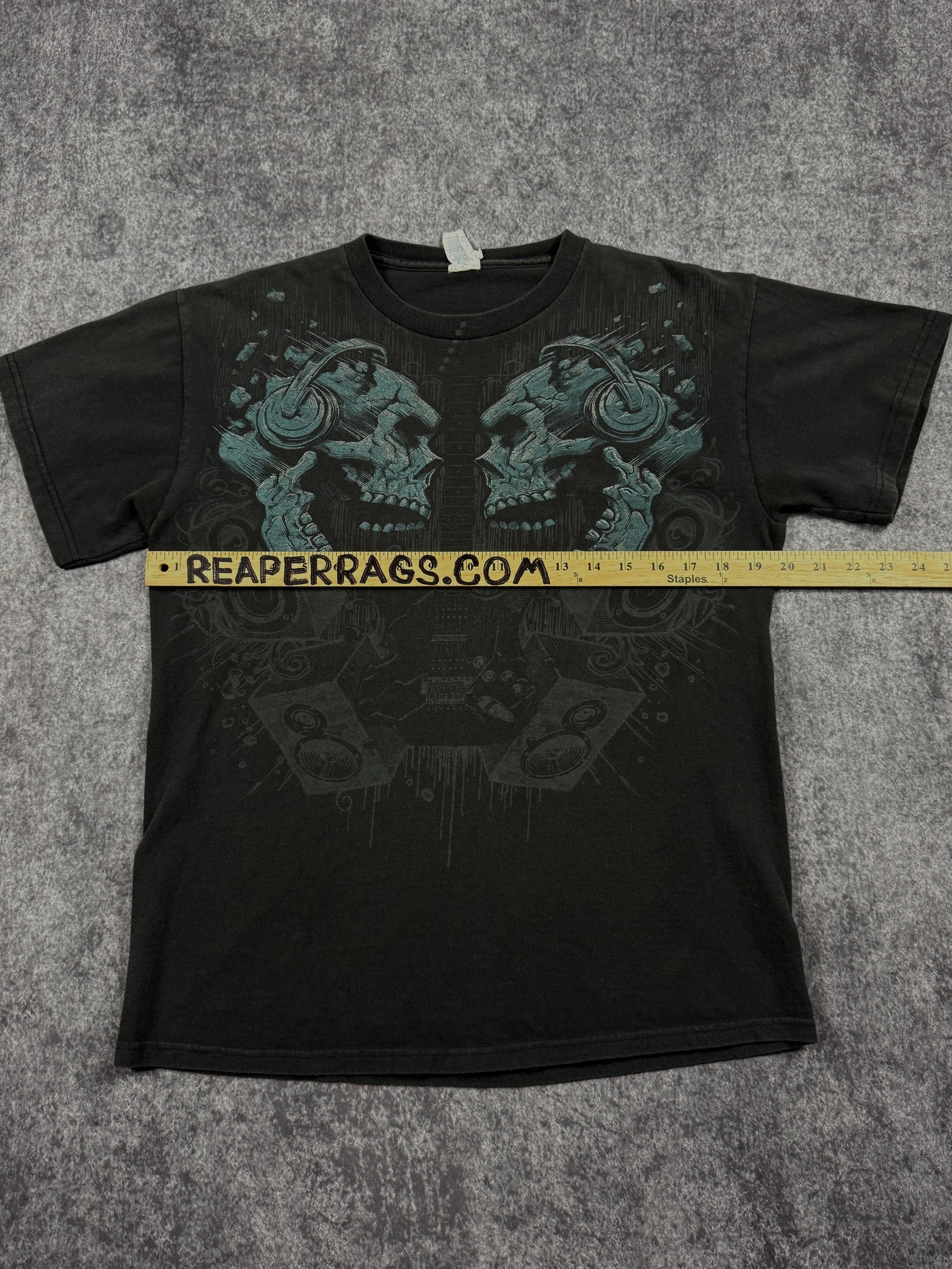 (rare) 2000s skull shirt (M)