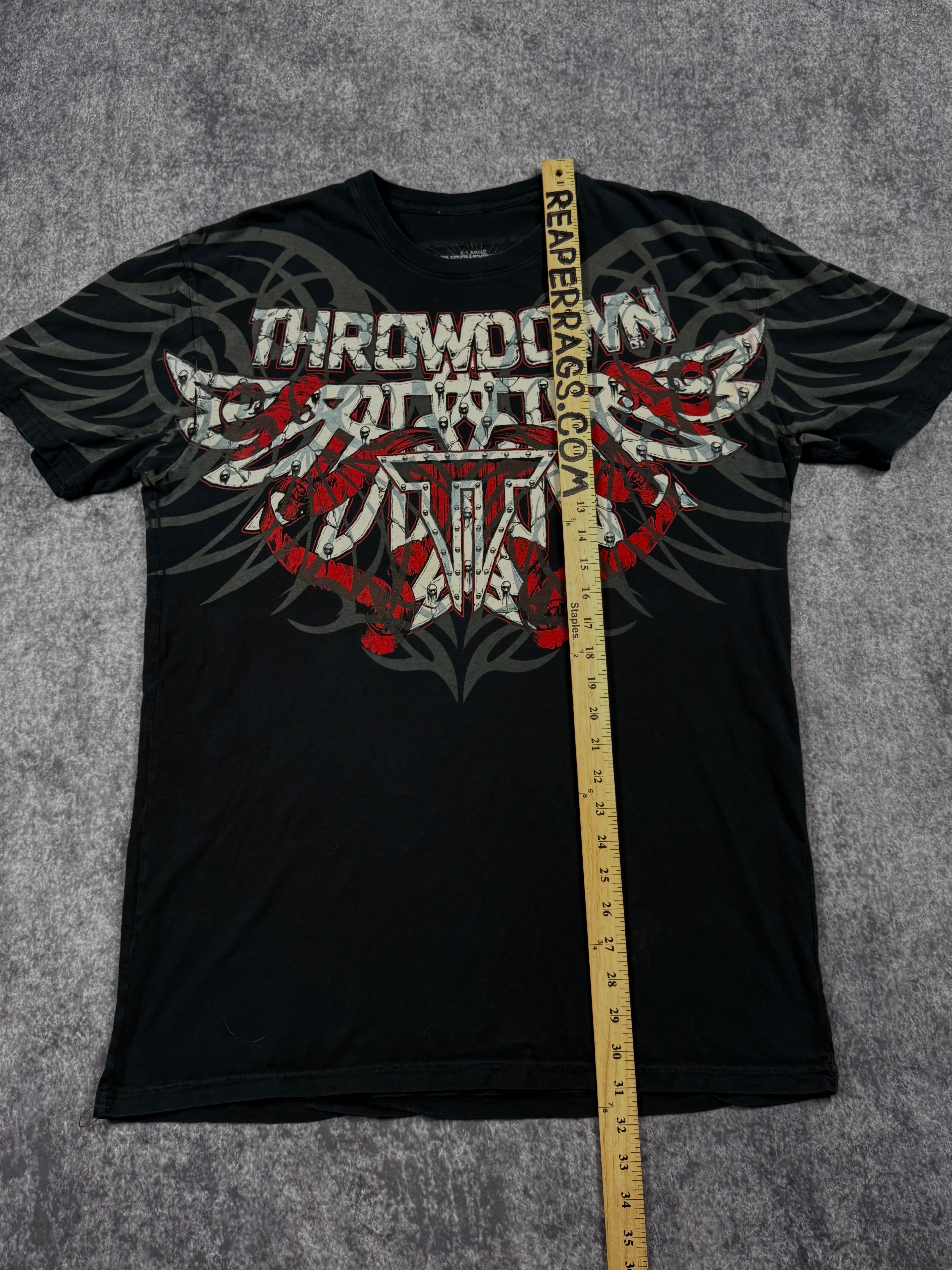 (rare) 2000s throwdown shirt (L)