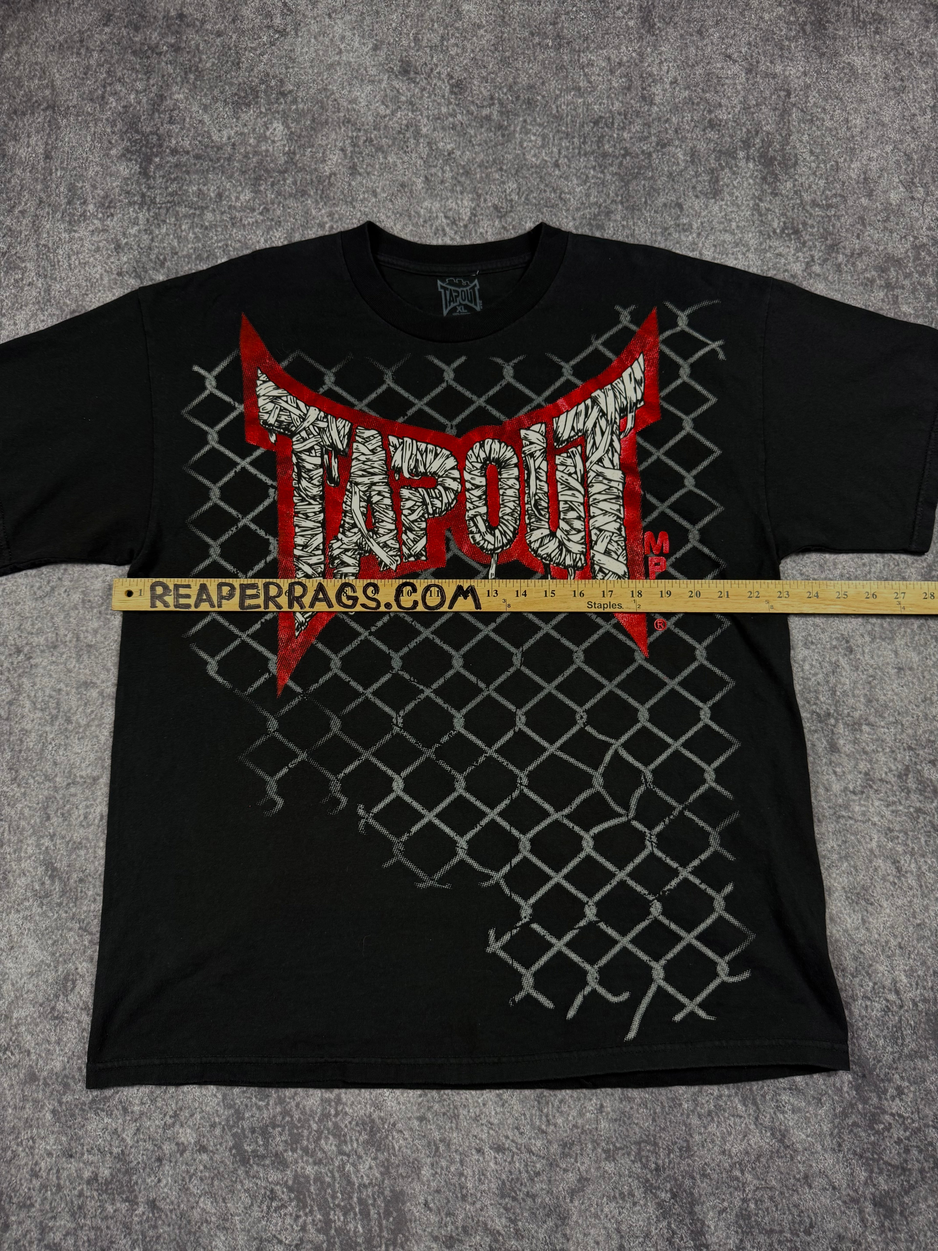 (rare) 2000s tapout shirt (XL)
