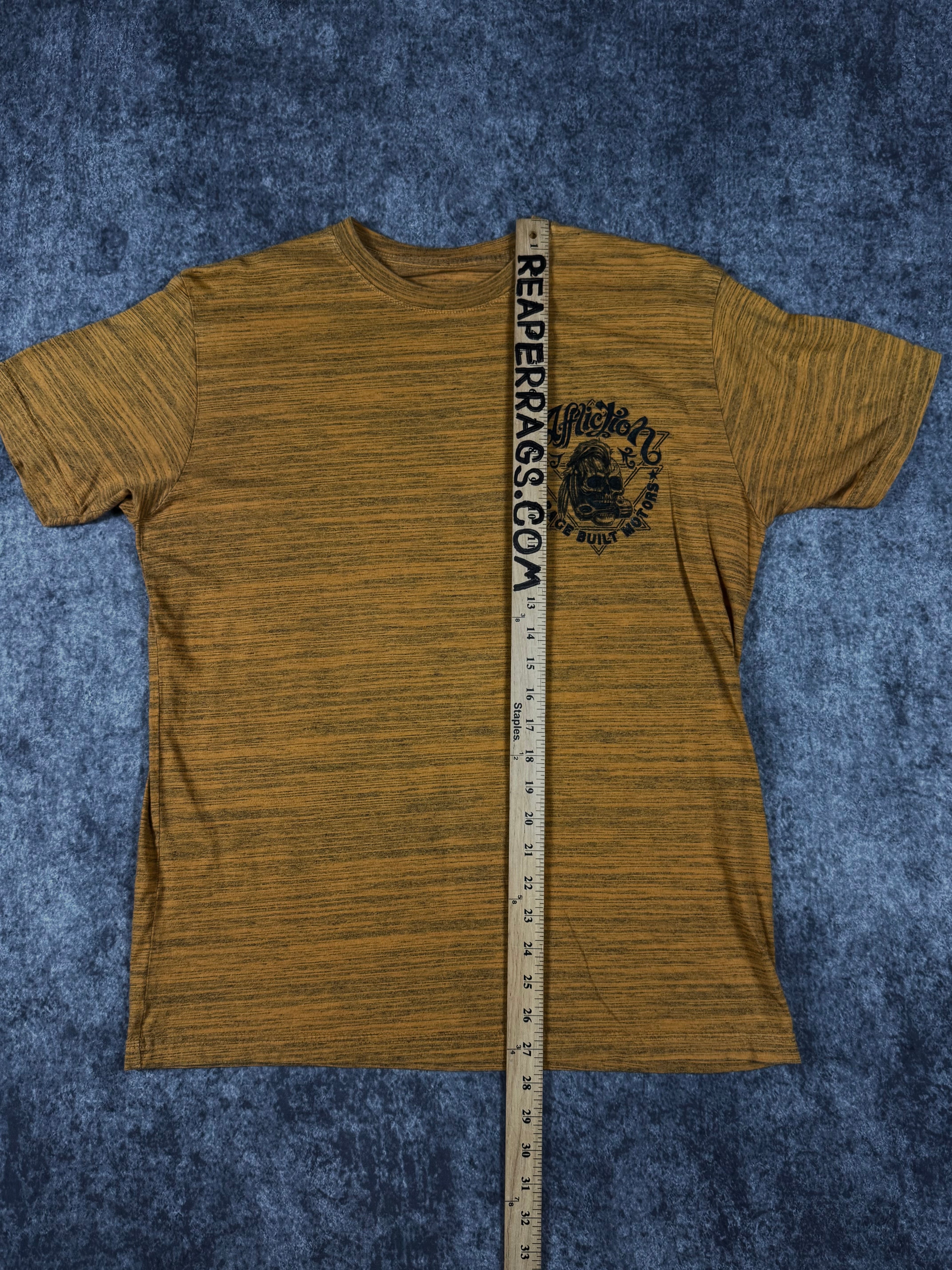 2000s affliction shirt (M)