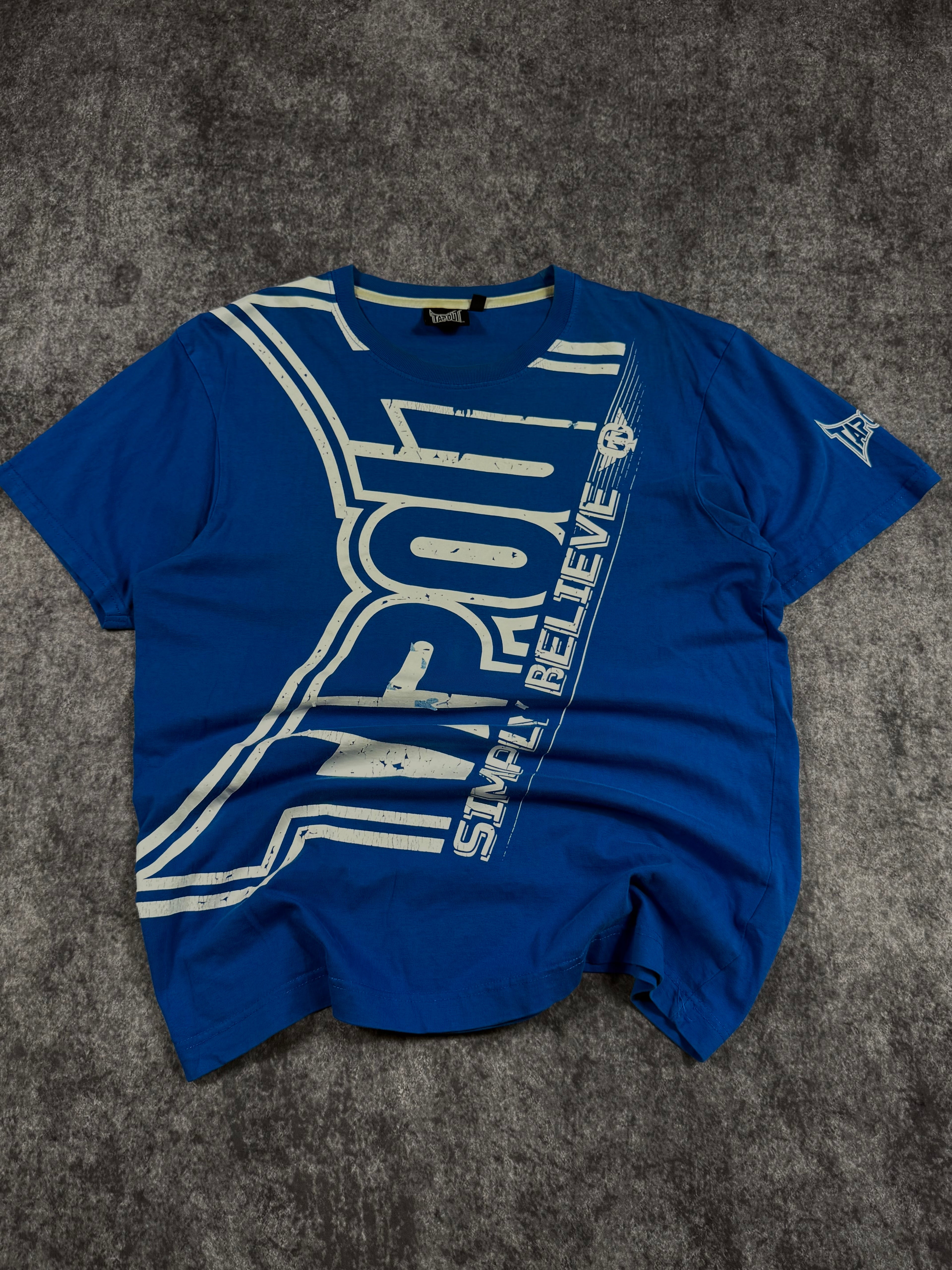 2000s tapout shirt (L)
