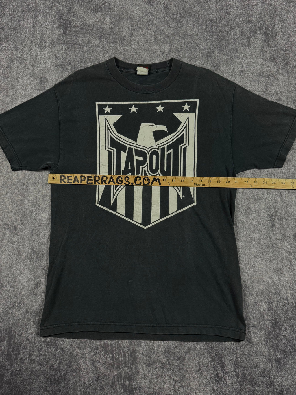 2000s tapout shirt (L)