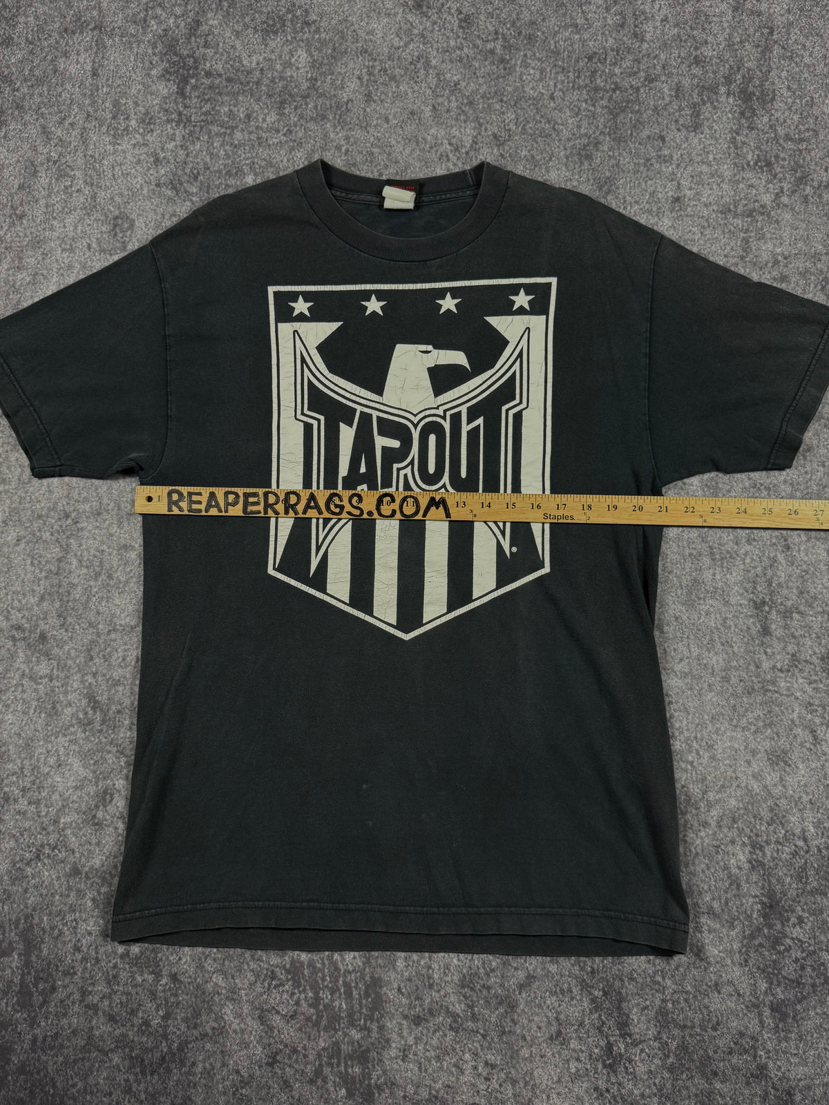 2000s tapout shirt (L)