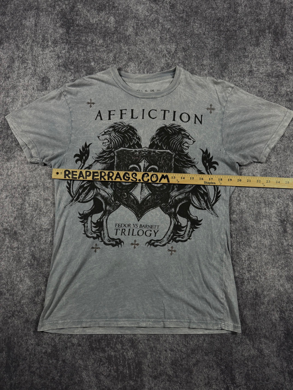 (rare) 2000s affliction x fedor shirt (M)