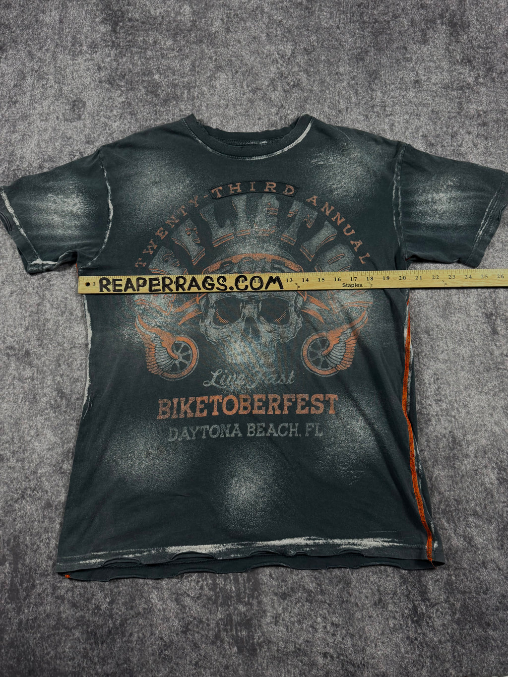 2000s affliction shirt (M)