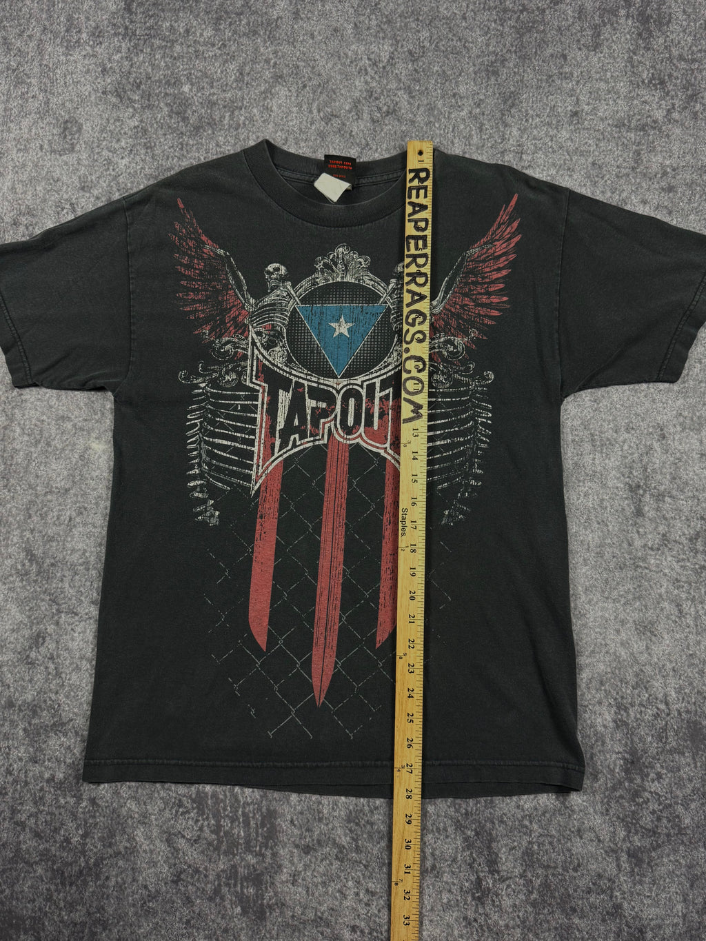 2000s tapout shirt (M)