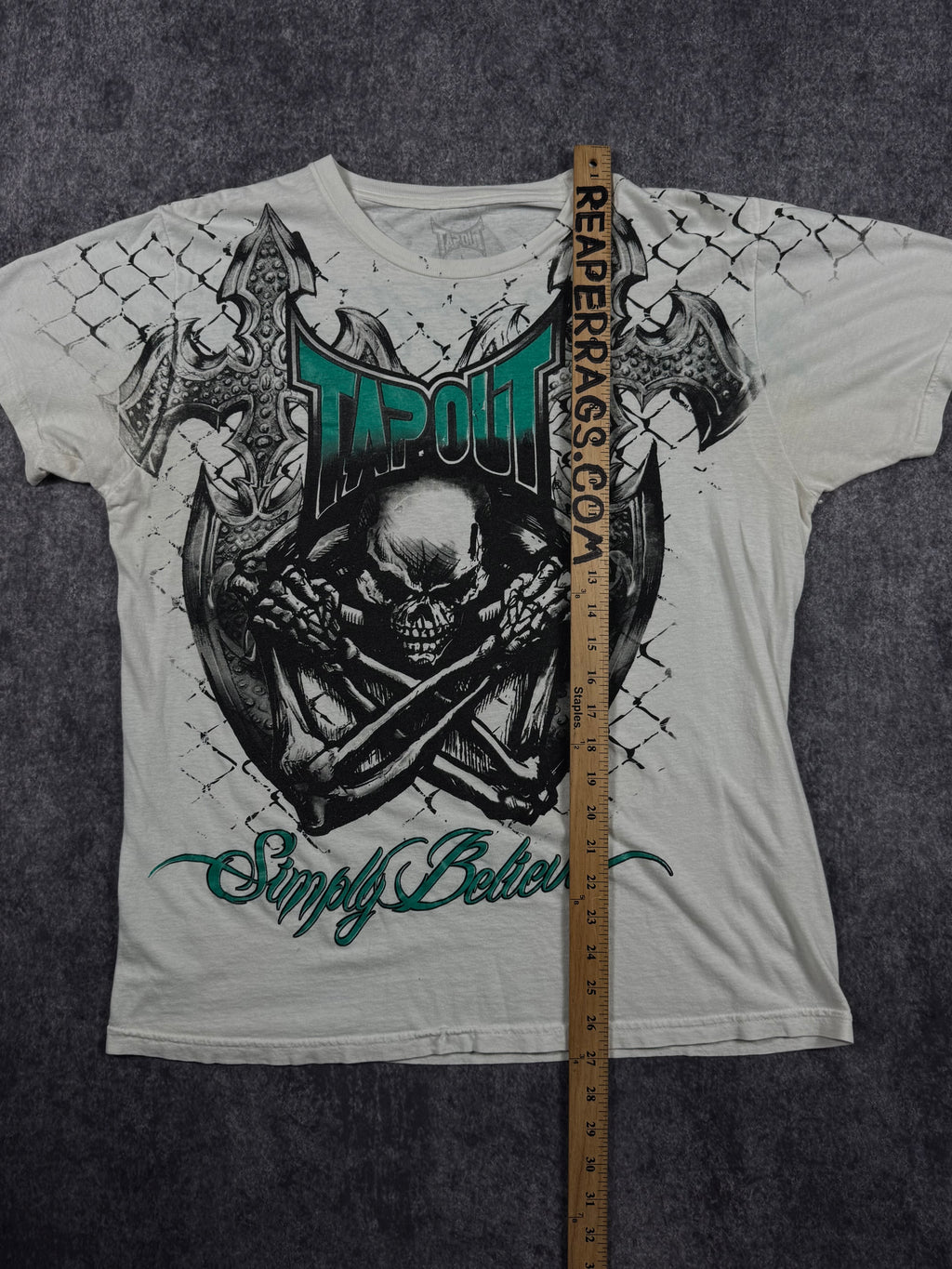(rare) 2000s tapout shirt (L)