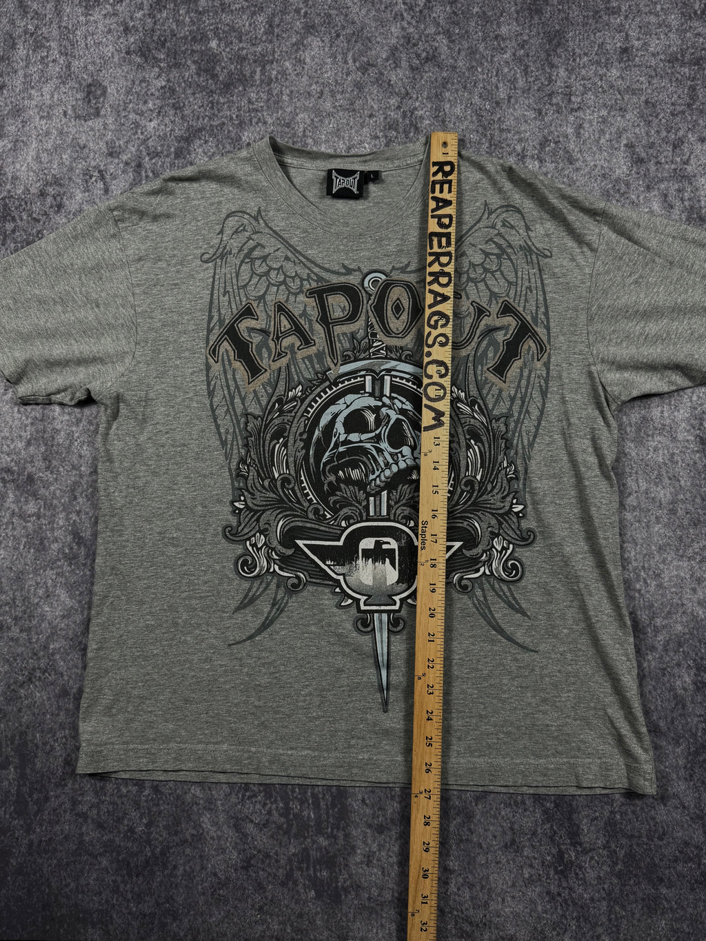 2000s tapout shirt (L)