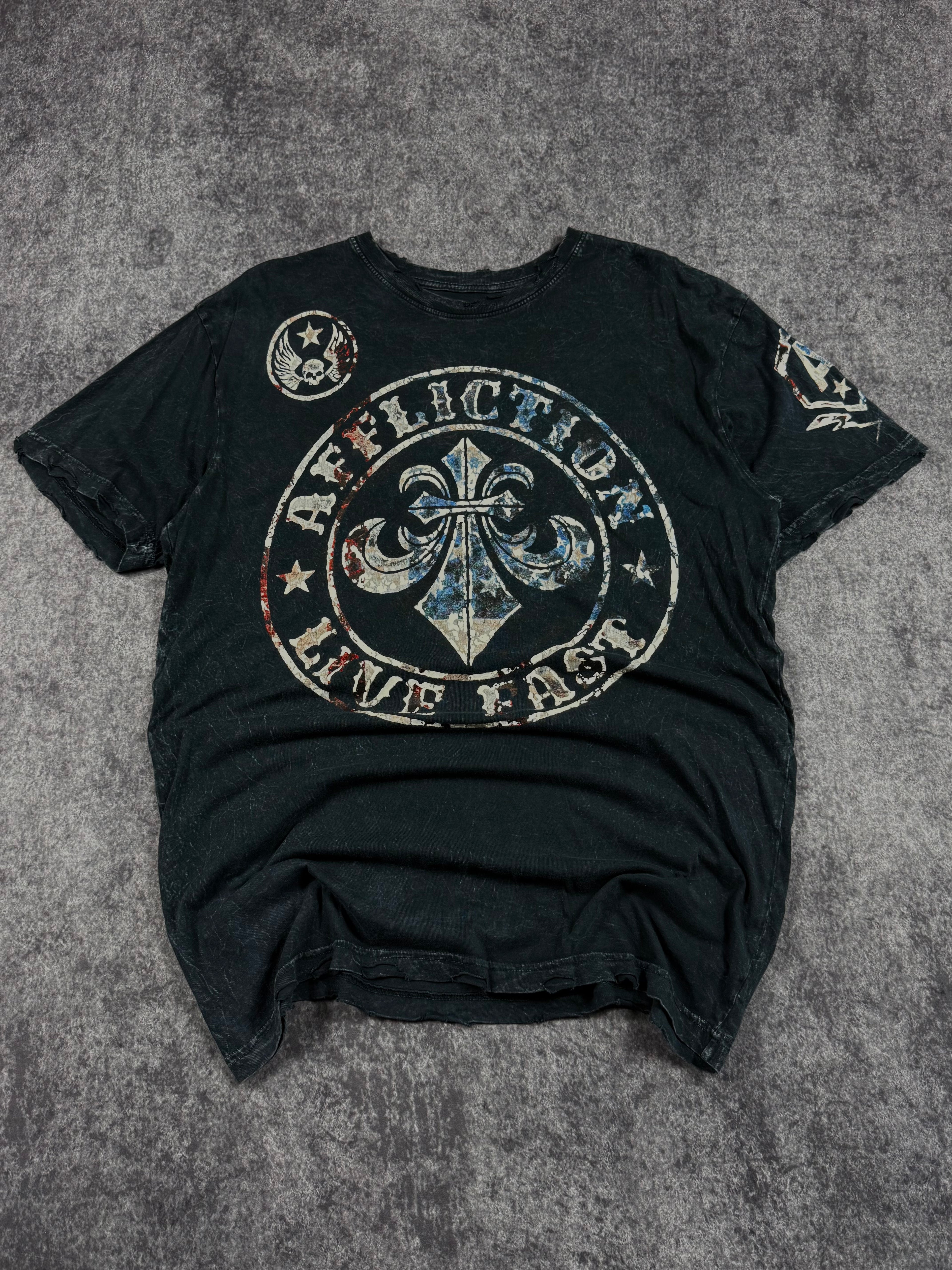 2000s affliction shirt (L)