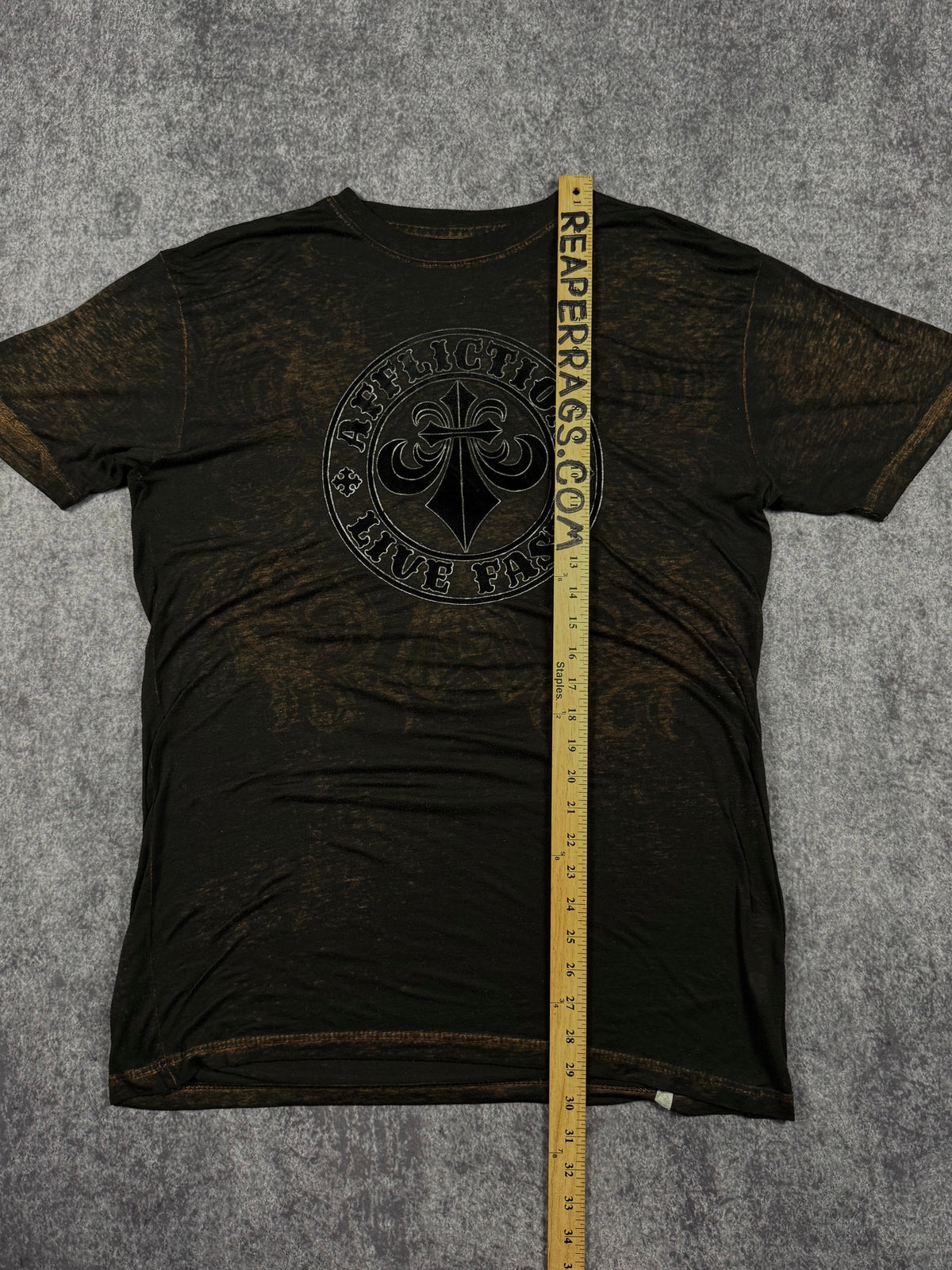 (rare) 2000s ultra thin reversible affliction shirt (L)