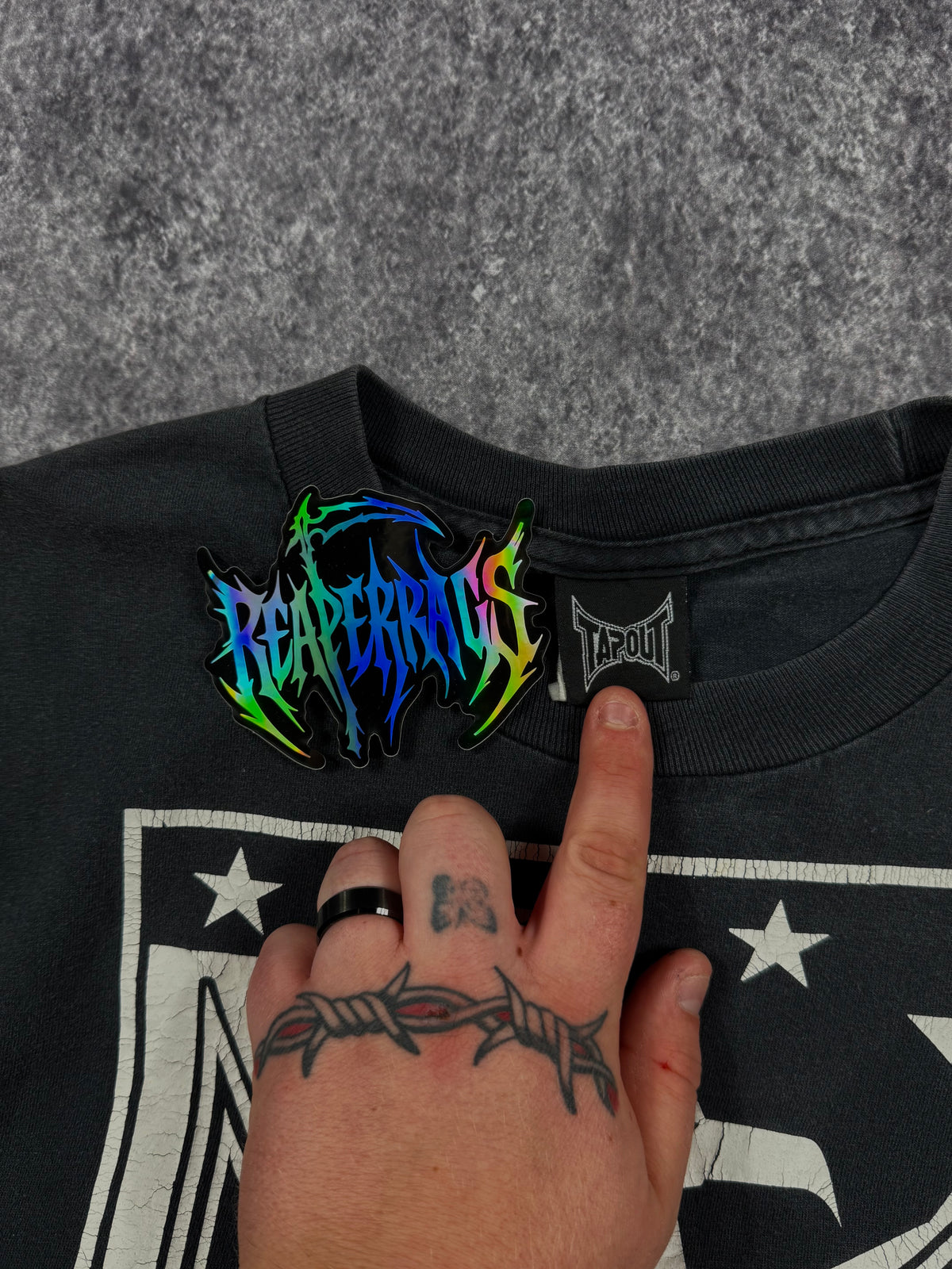 2000s tapout shirt (L)