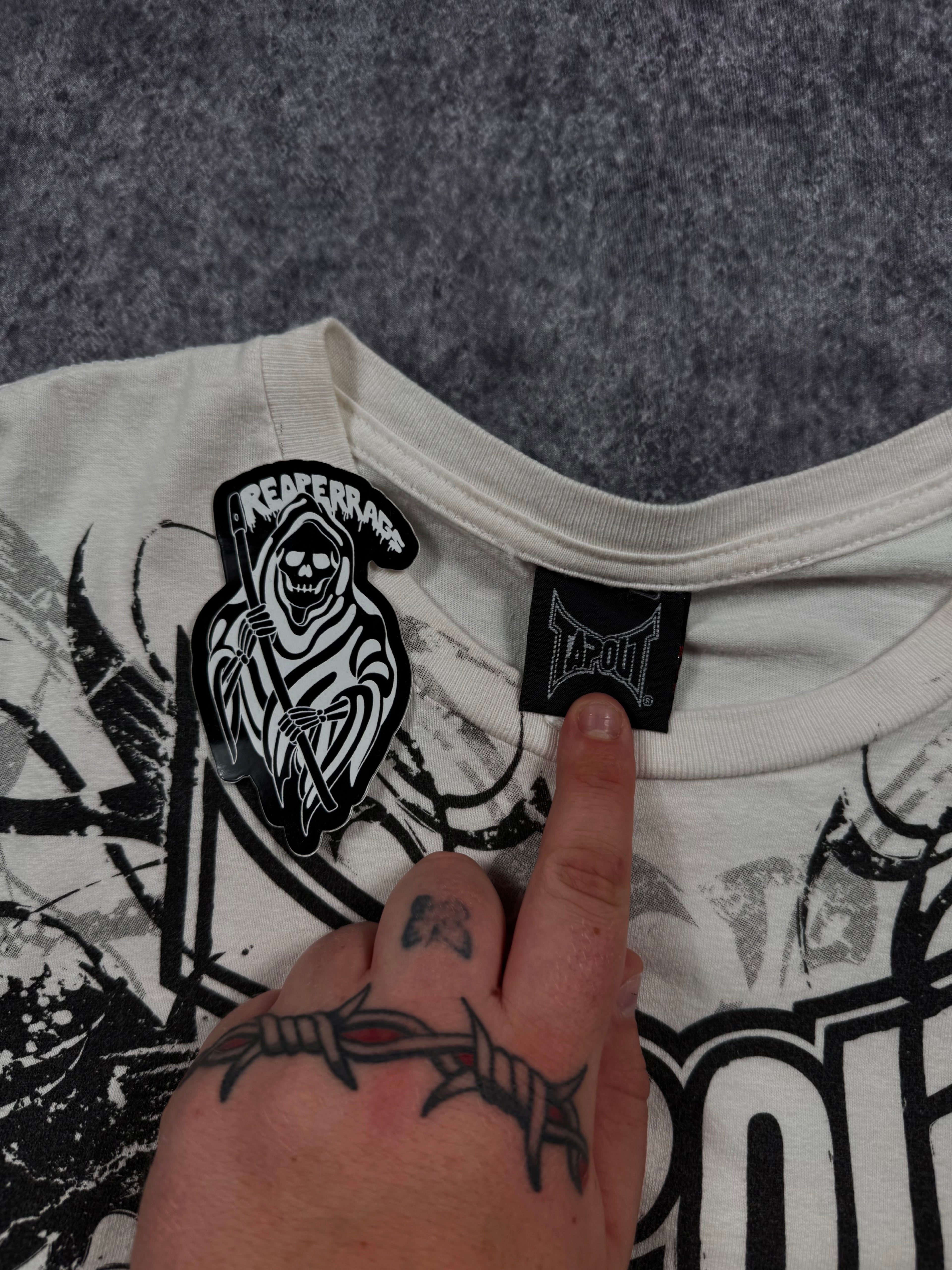 (rare) 2000s tapout shirt (M)