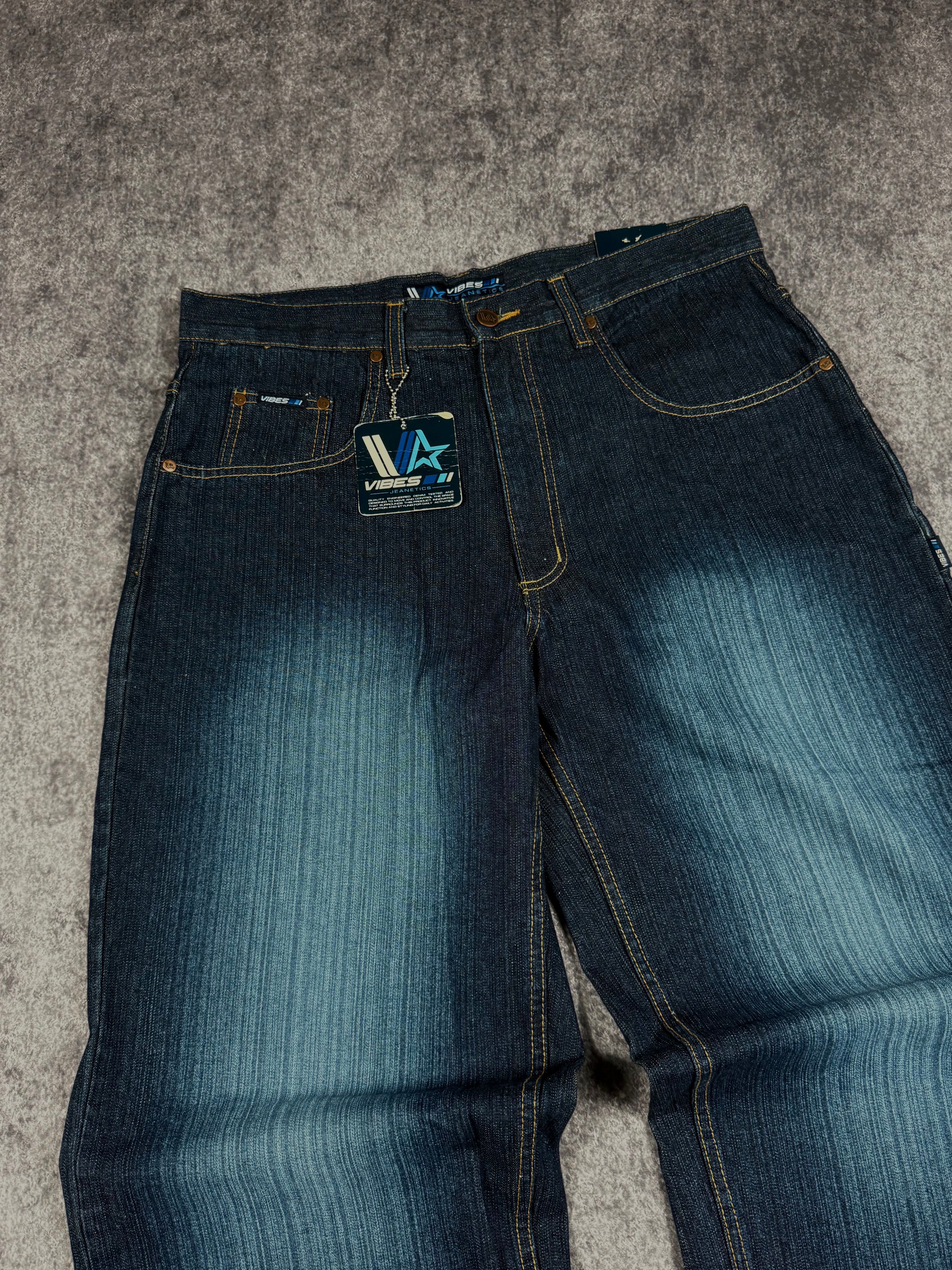 (rare) deadstock 2000s vibes jeans (36x32)