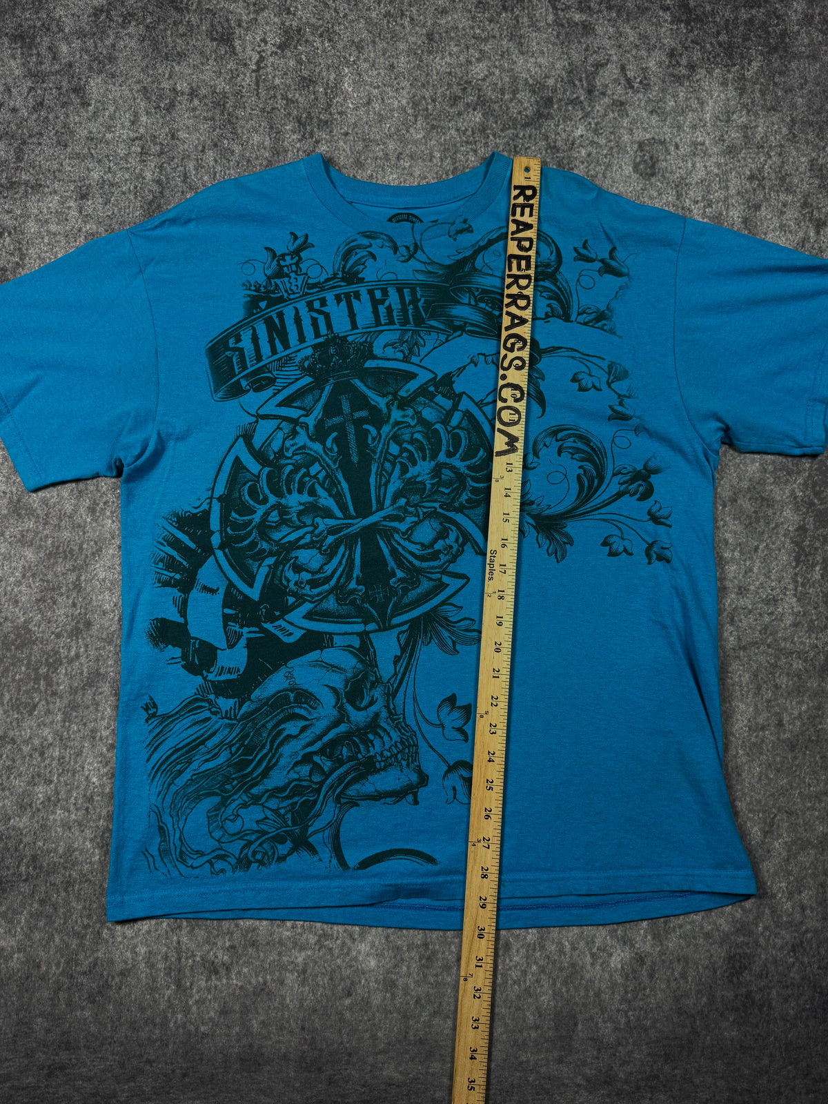 (rare) 2000s sinister shirt (XL)