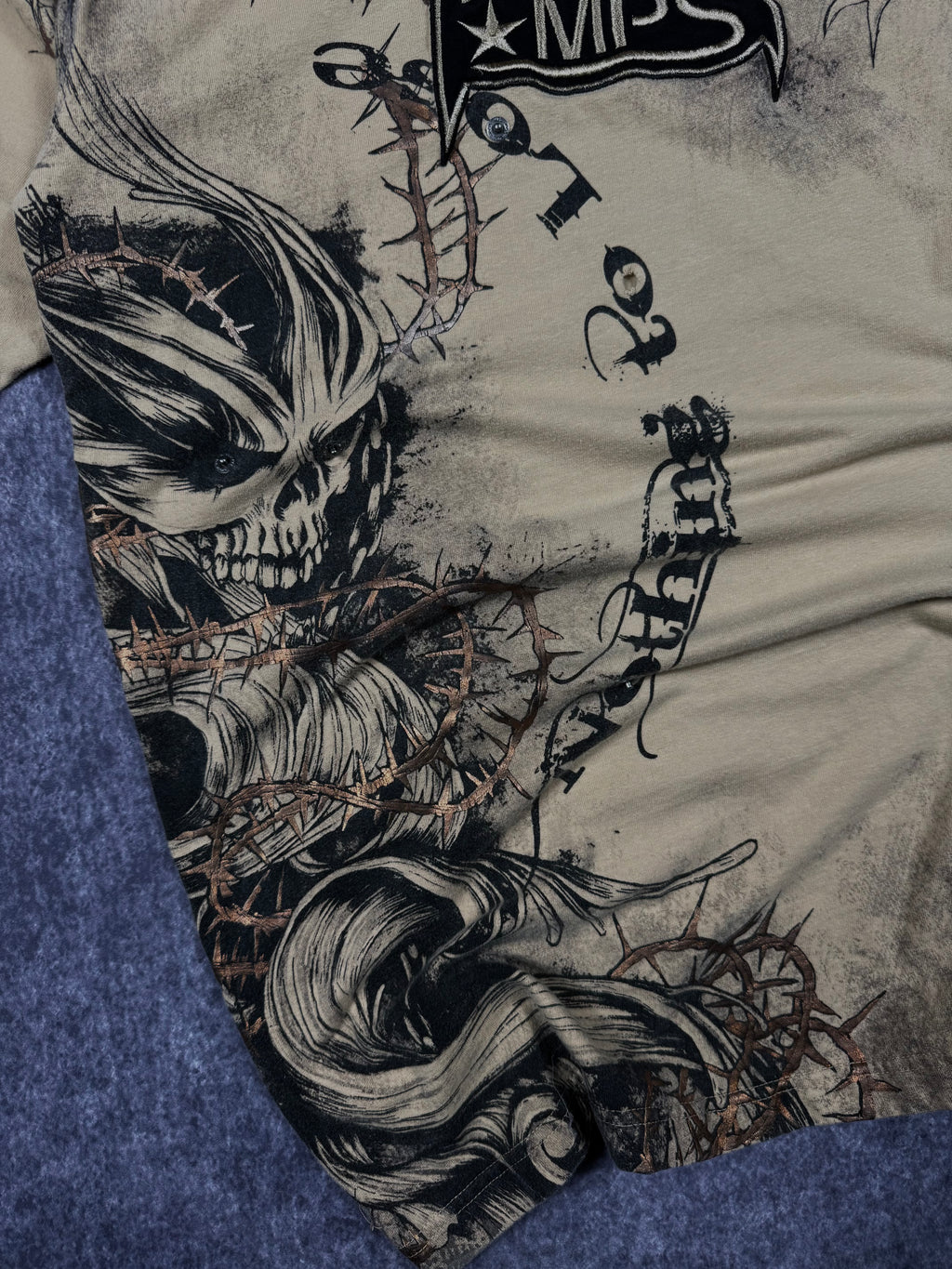 (rare) 2000s tapout chrome shirt (XL)