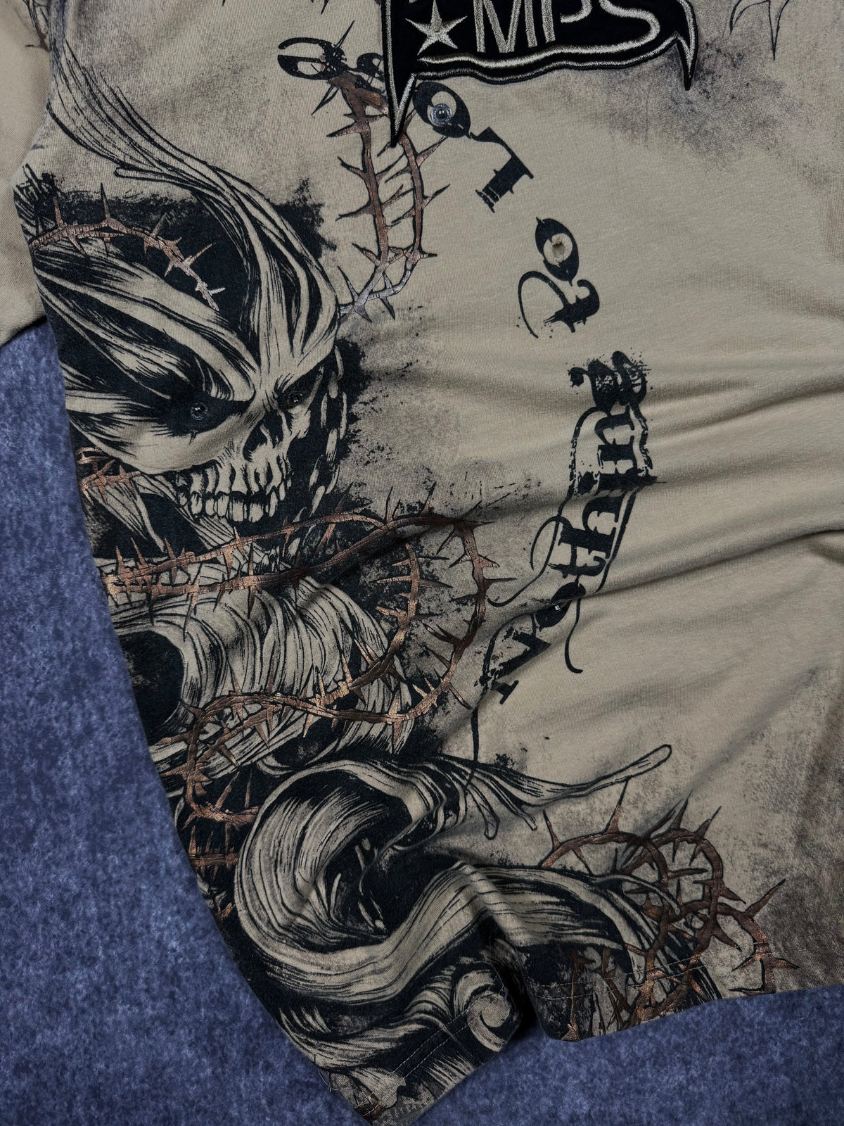 (rare) 2000s tapout chrome shirt (XL)
