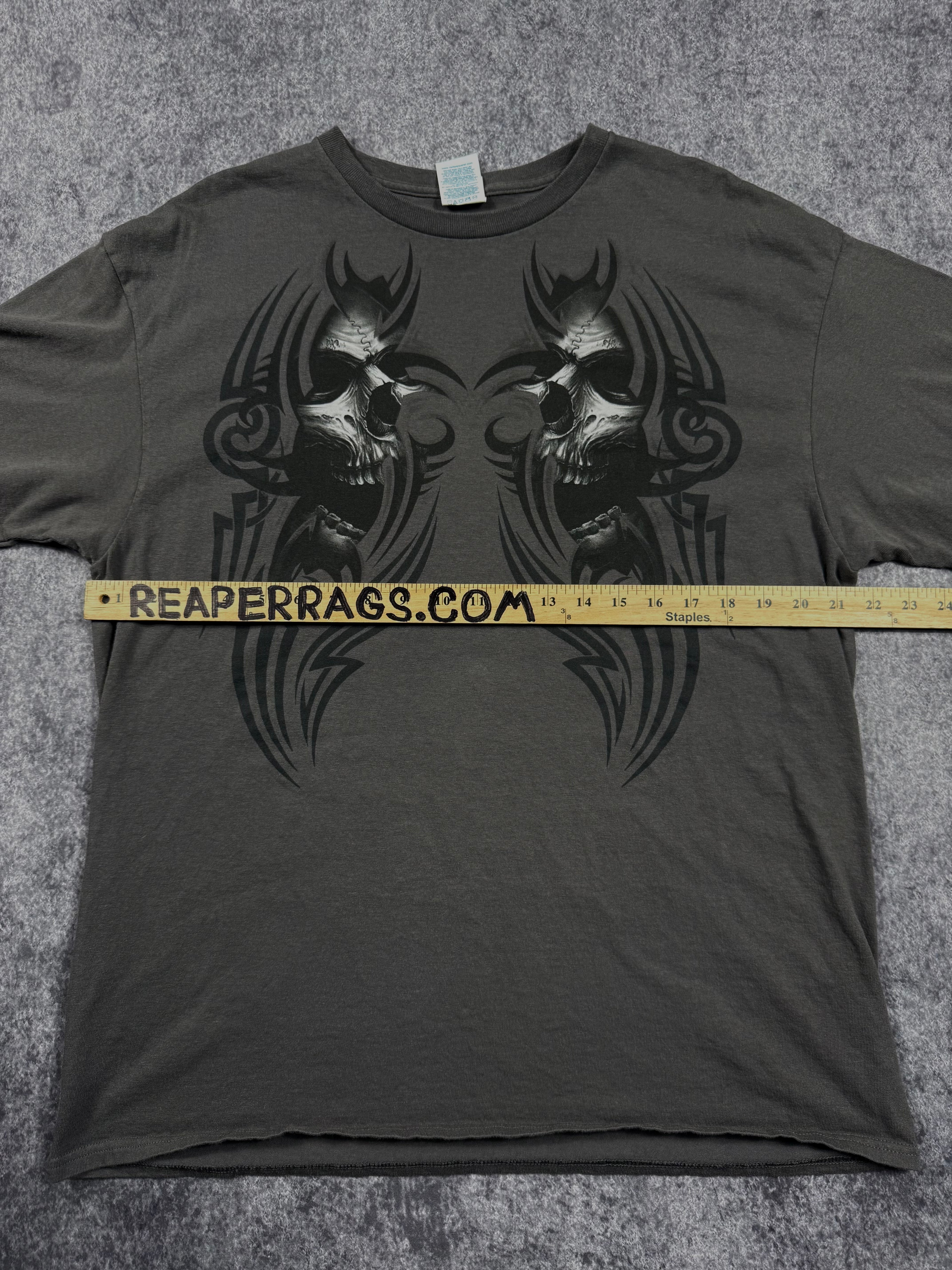 2000s tribal skull shirt (L)