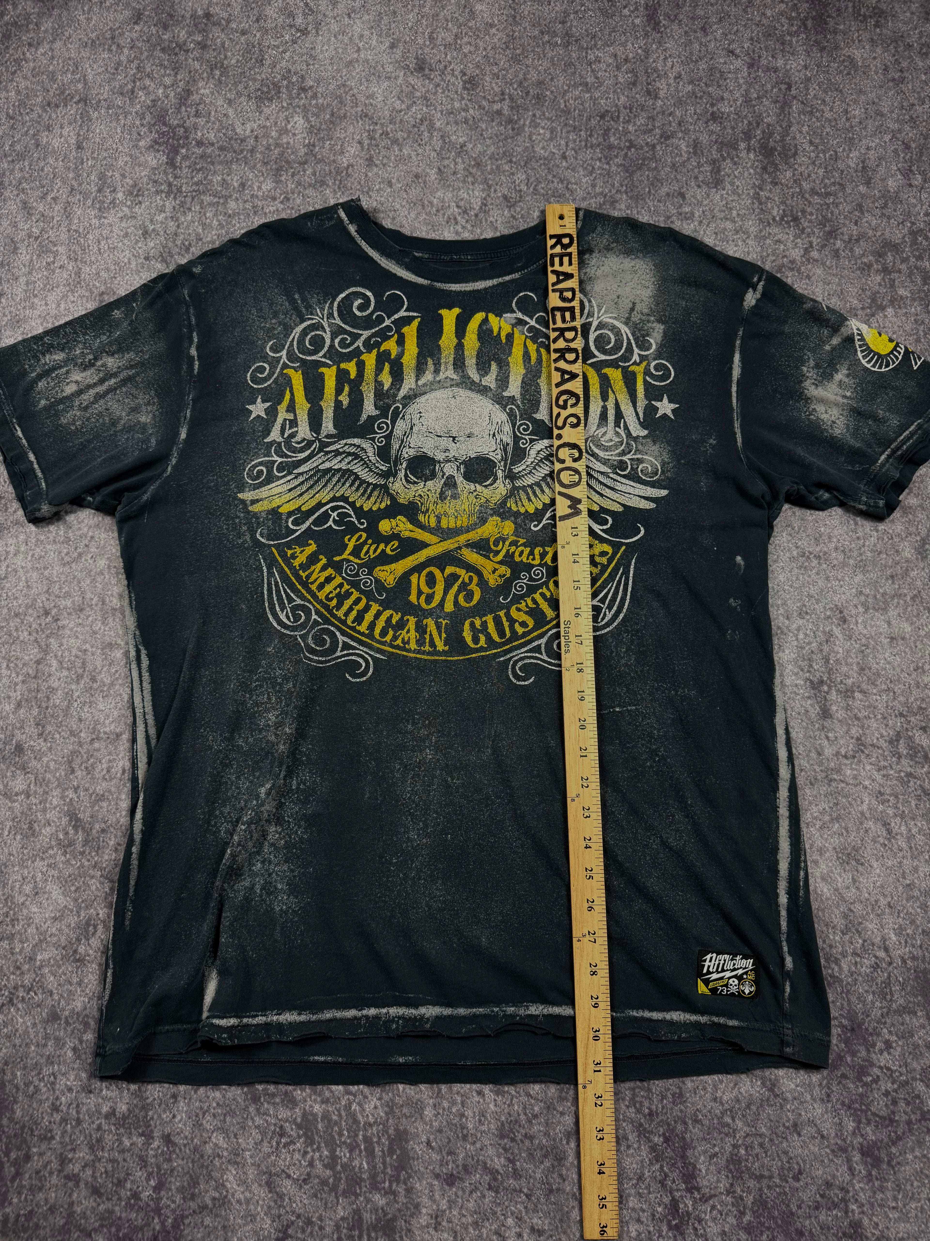 2000s affliction shirt (XL)