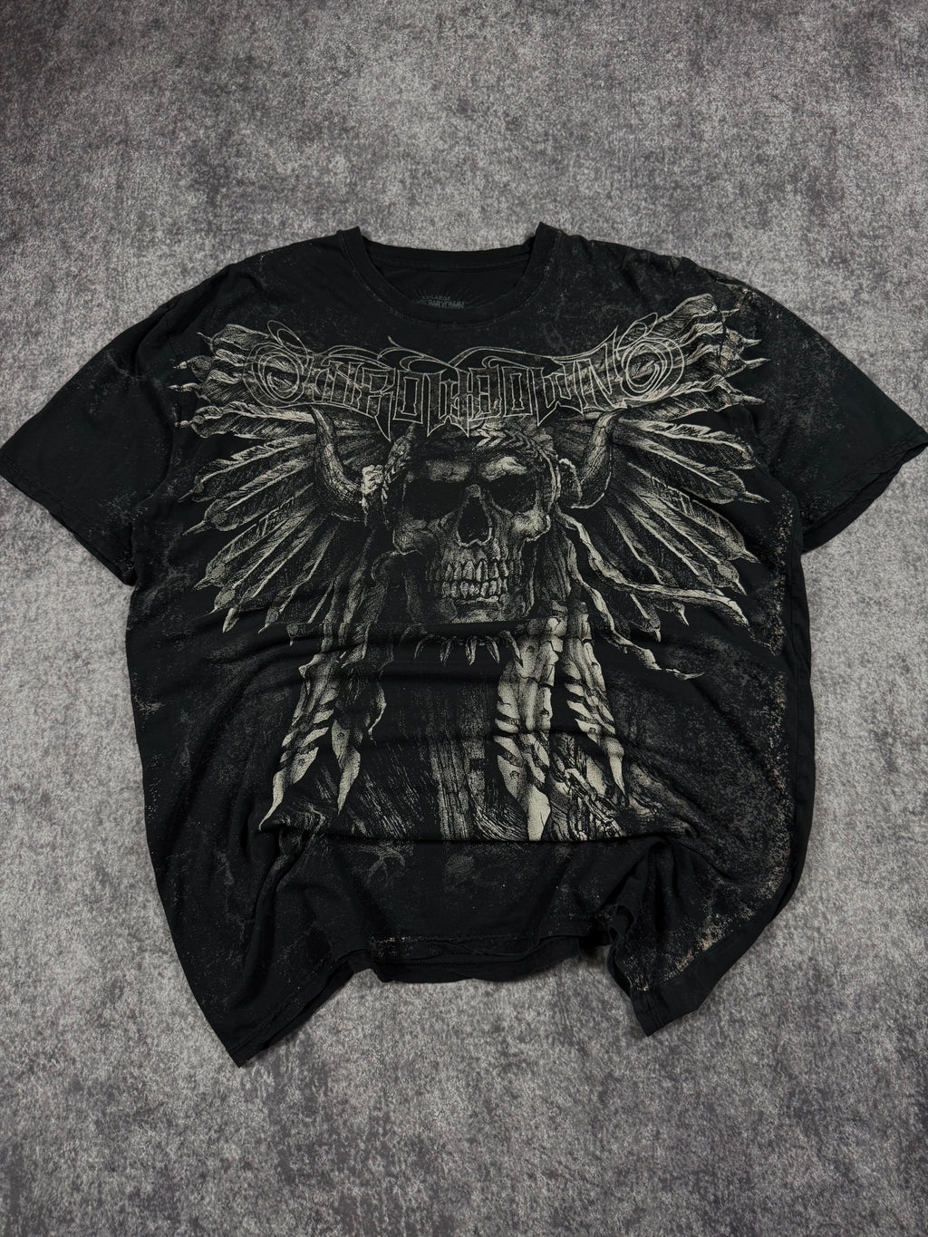 (rare) 2000s throwdown x affliction shirt (XL)
