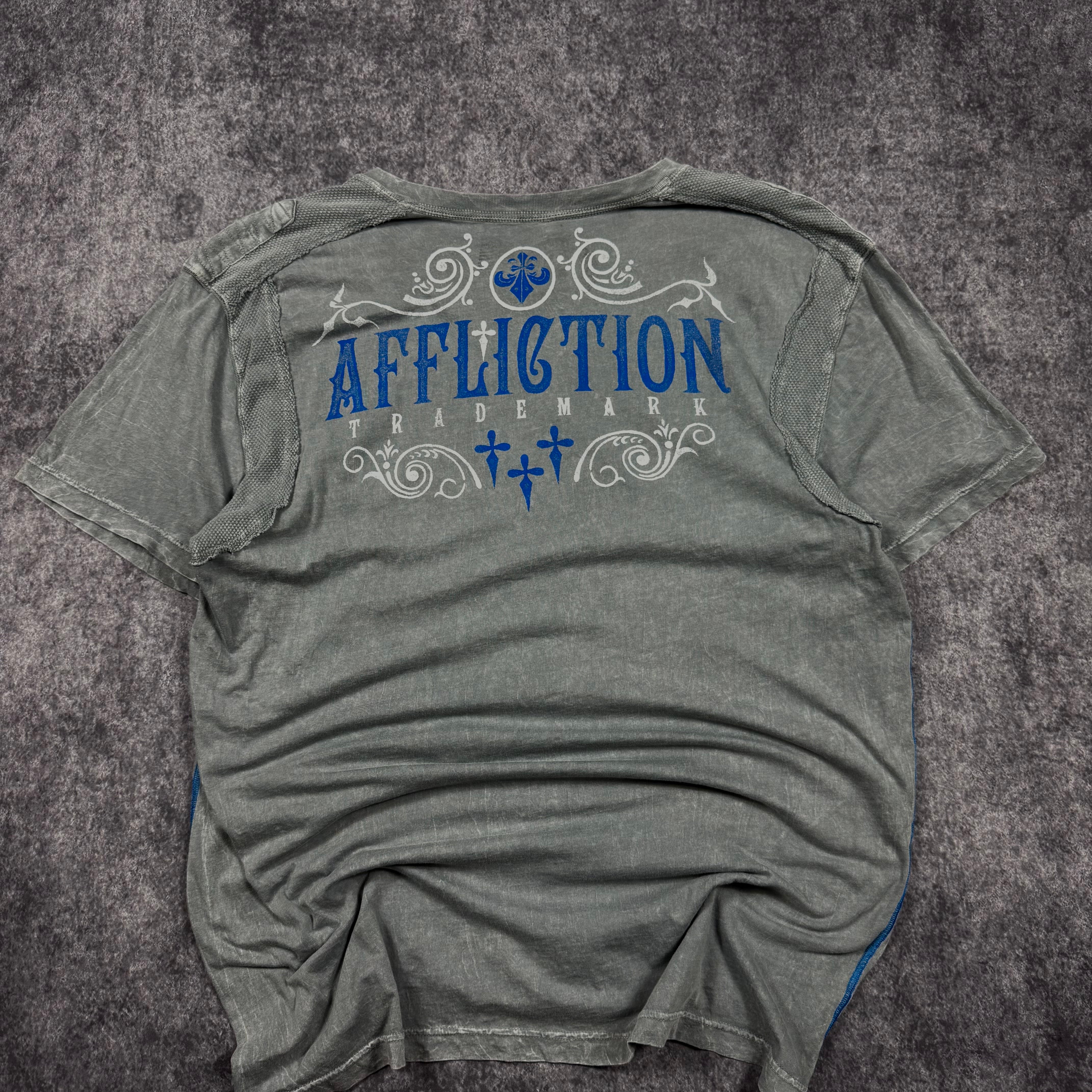 2000s affliction shirt (XL)