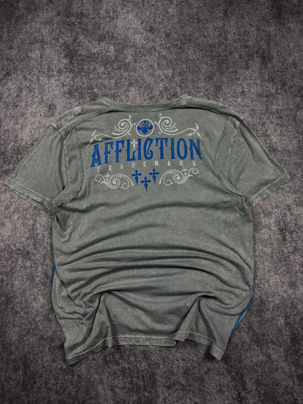2000s affliction shirt (XL)