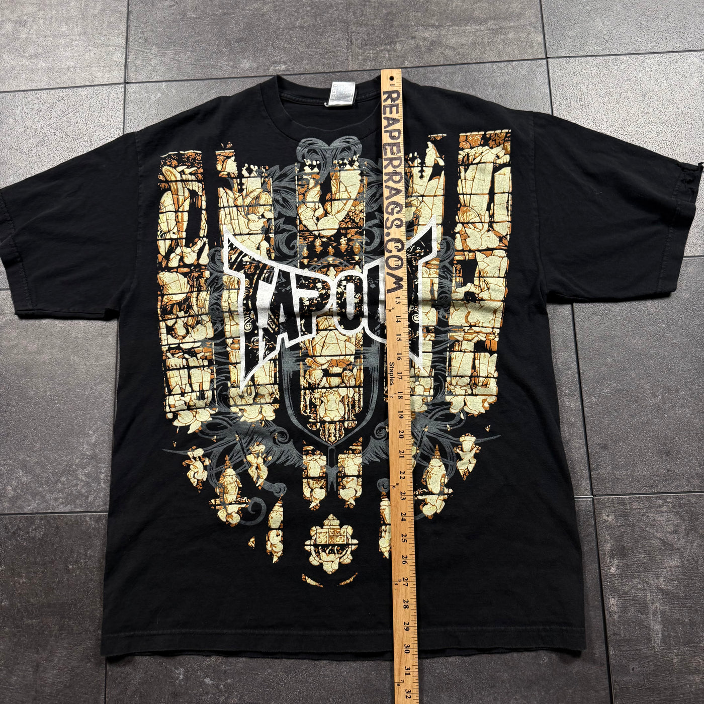 2000s Tapout Shirt (L)