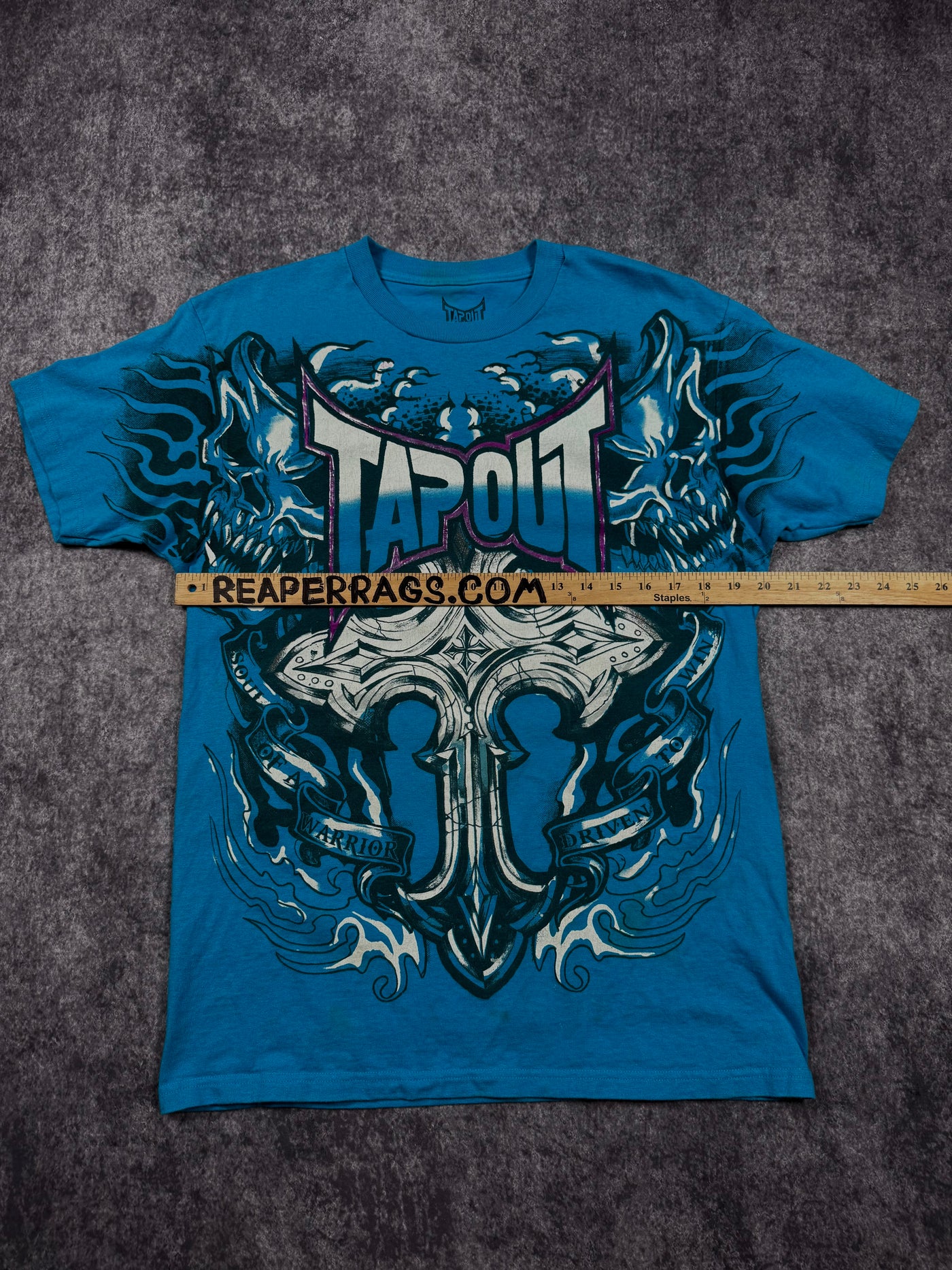 (rare) 2000s tapout shirt (M)