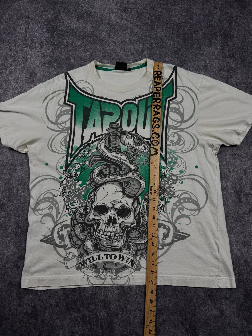 (rare) 2000s tapout shirt (XL)