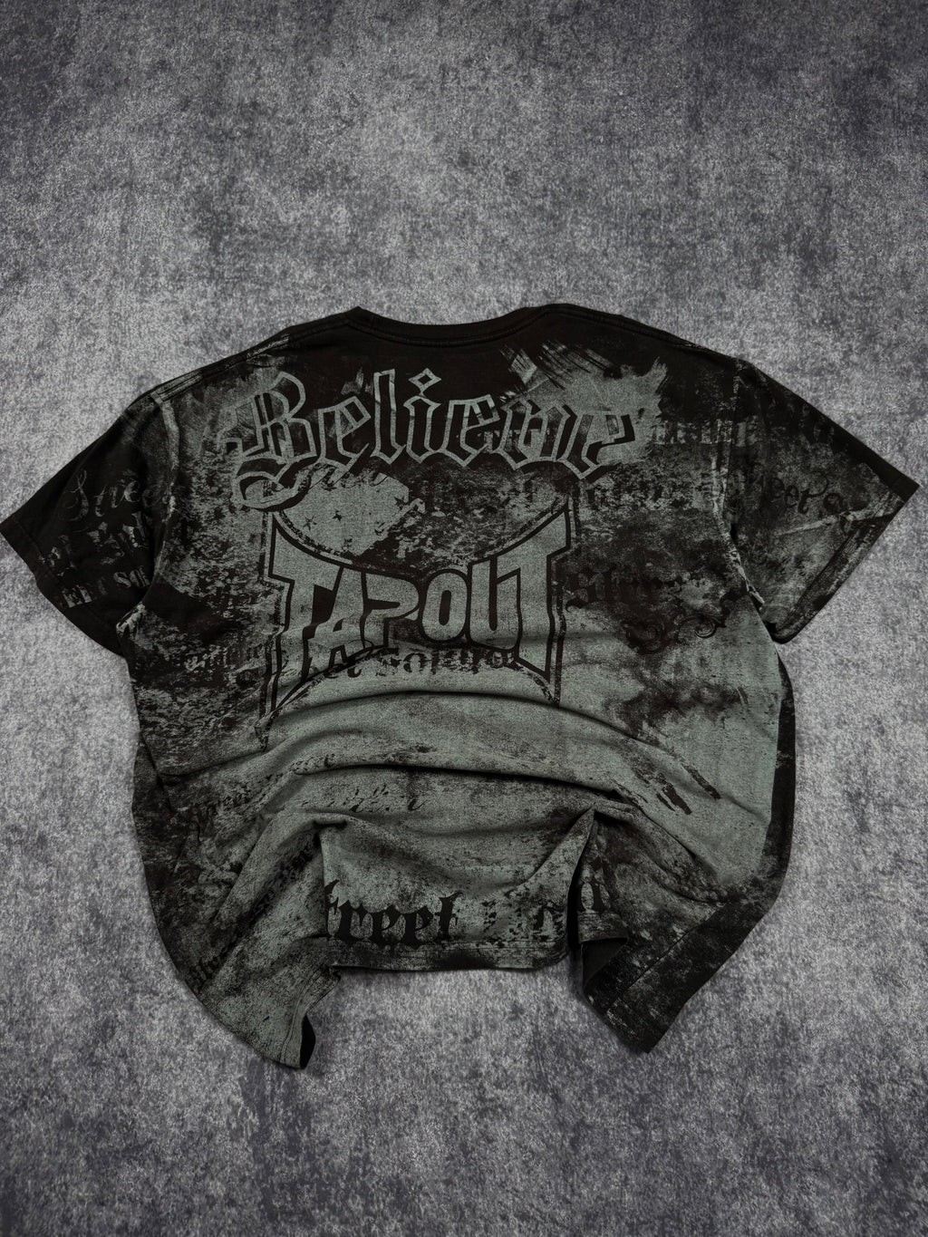 (rare) 2000s tapout signature series shirt (XL)