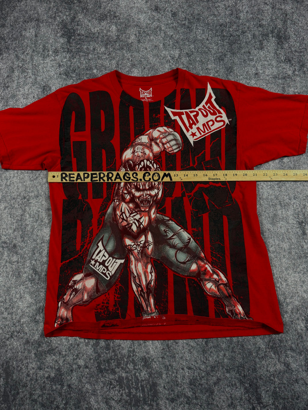 (rare) 2000s tapout shirt (L)