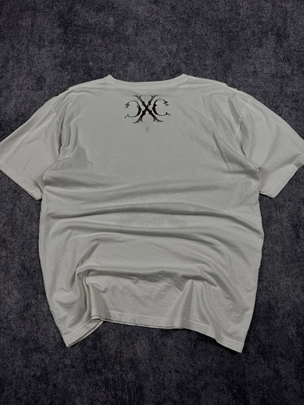 (rare) 2000s xtreme couture shirt (L)