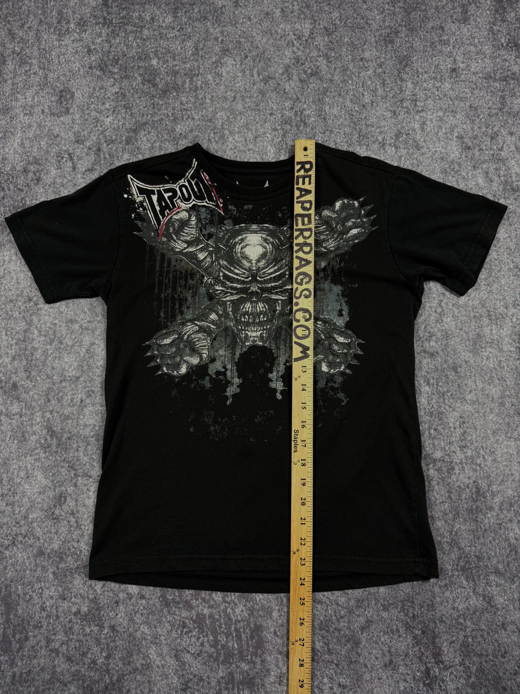 (rare) 2000s tapout shirt (S)