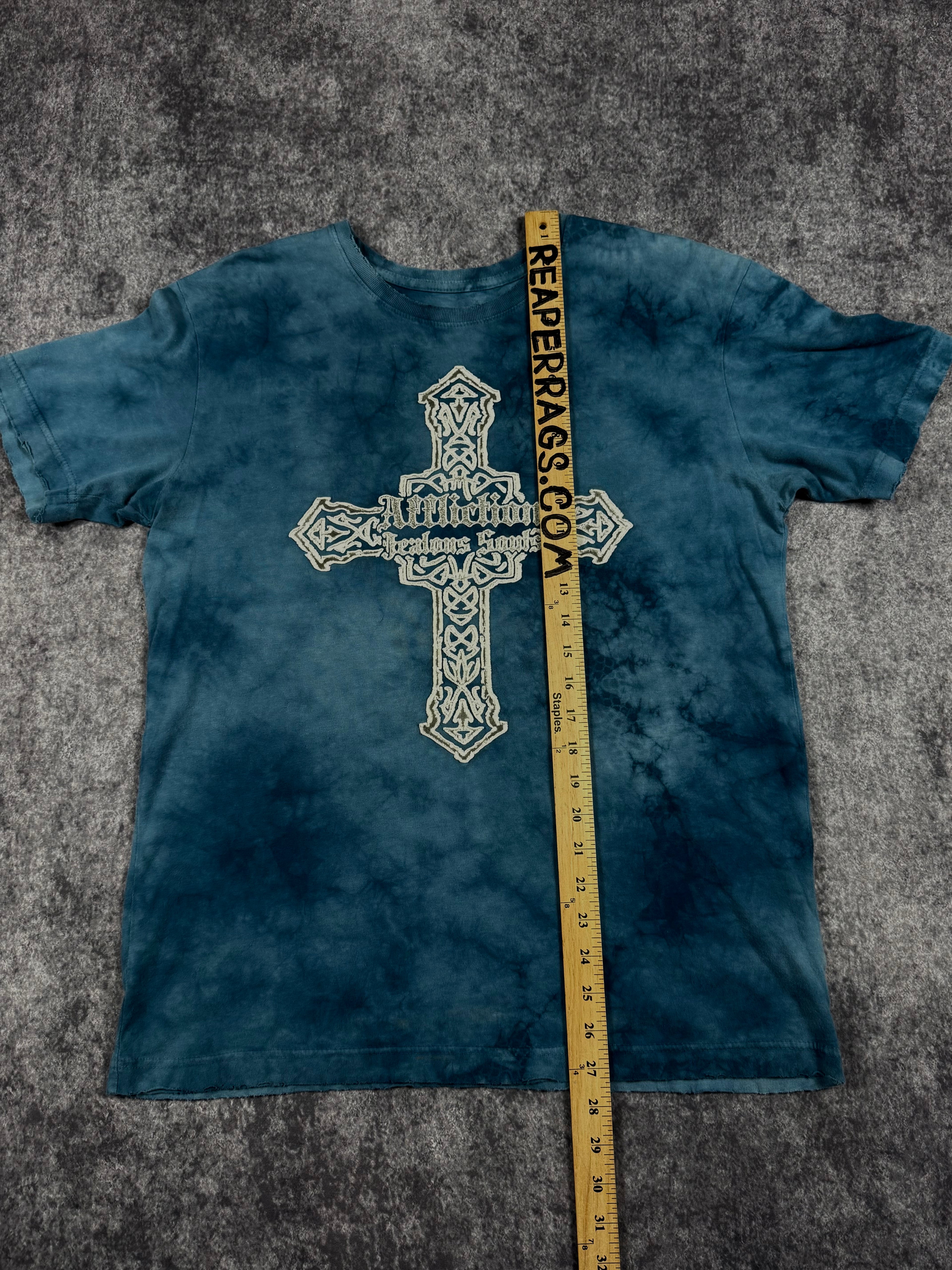 (rare) 2000s affliction shirt (M)