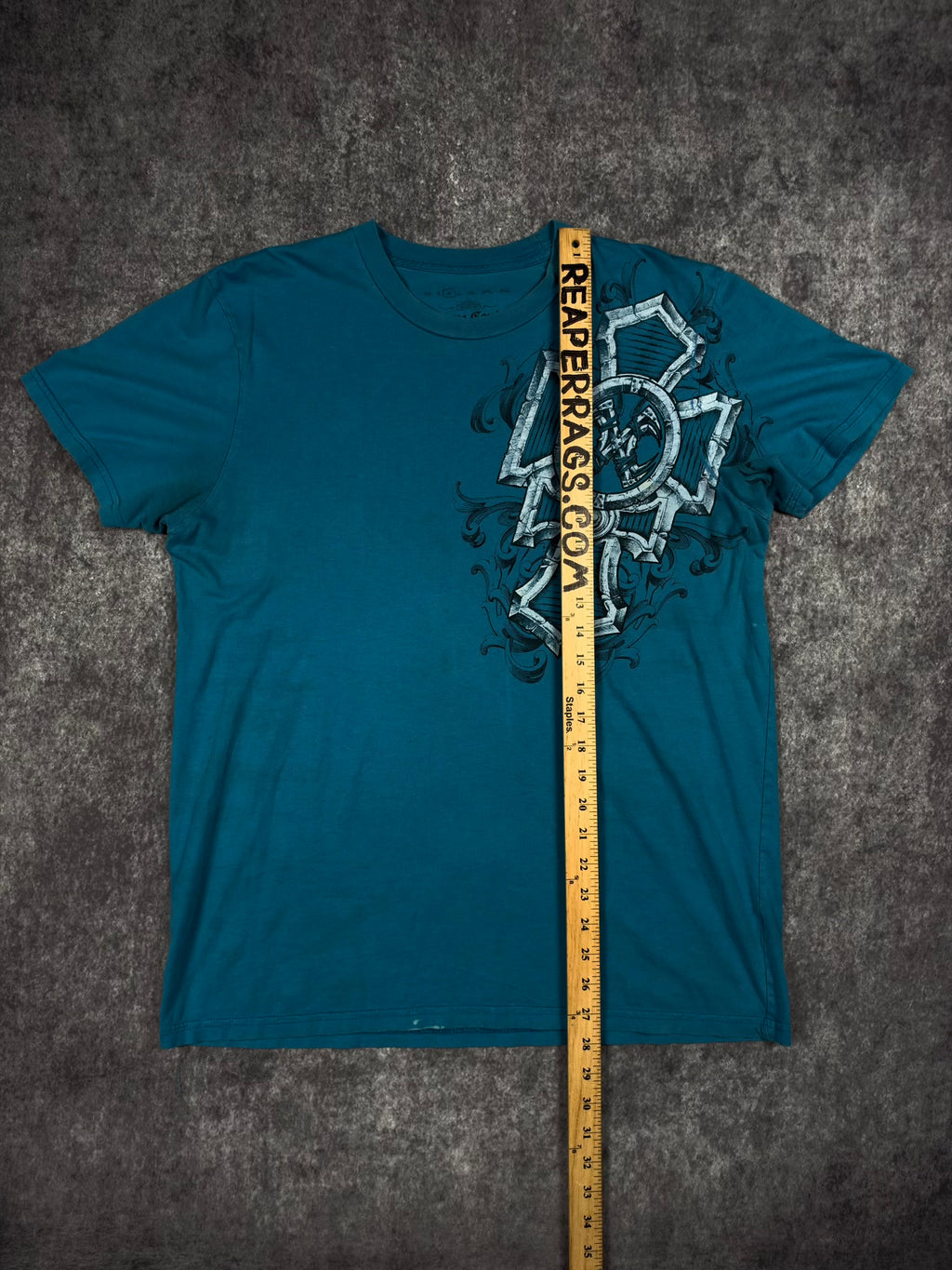 (RARE) 2000s XTREME COUTURE SHIRT (M)