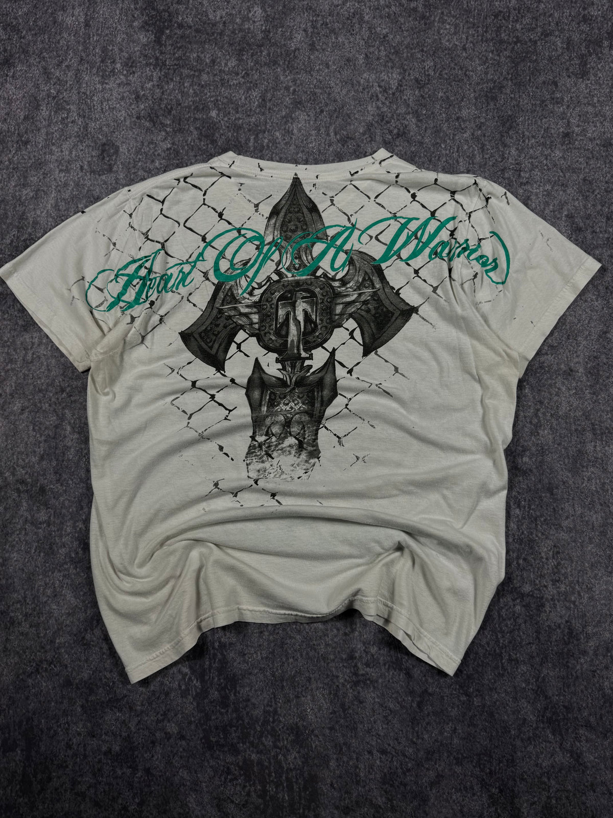 (rare) 2000s tapout shirt (L)