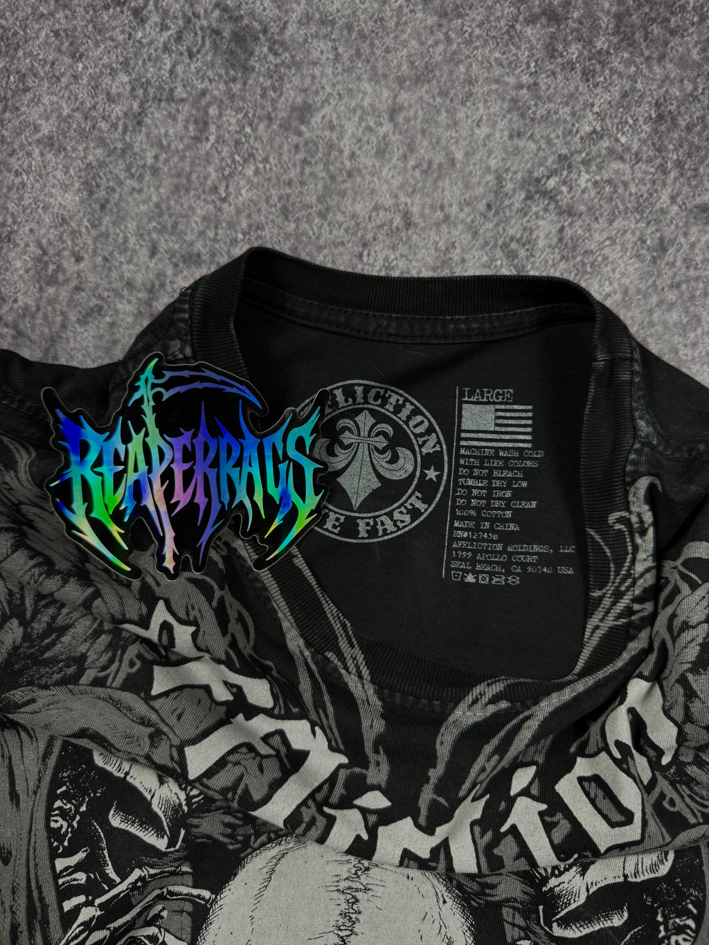 2000s affliction shirt (L)