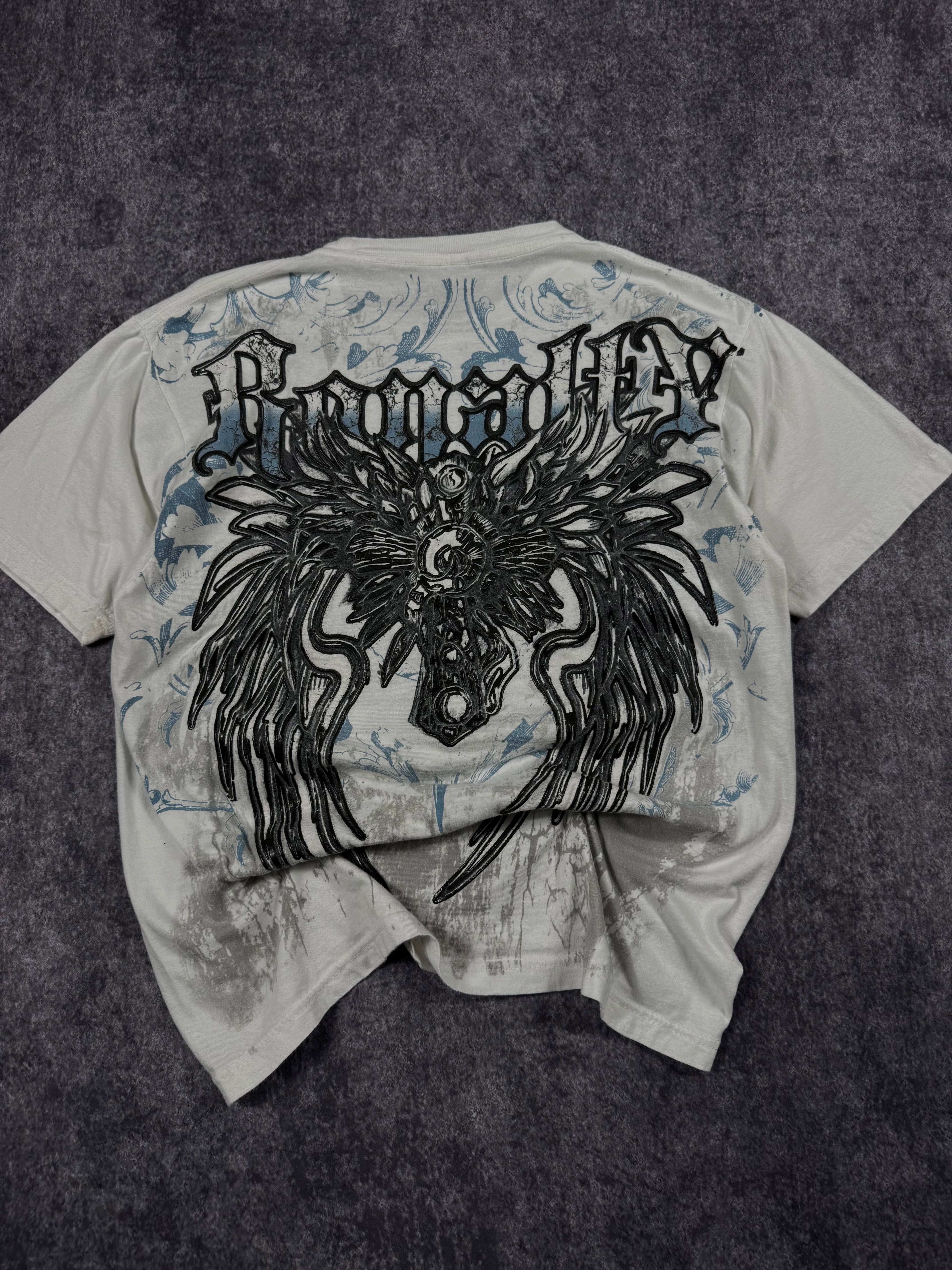 (rare) 2000s royalty shirt (M)