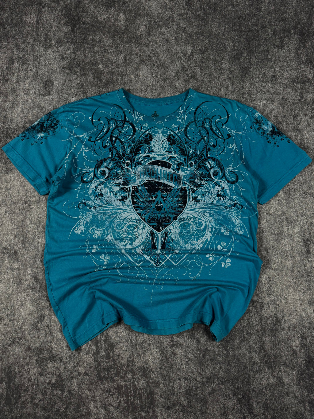 (rare) 2000s archaic shirt (M)