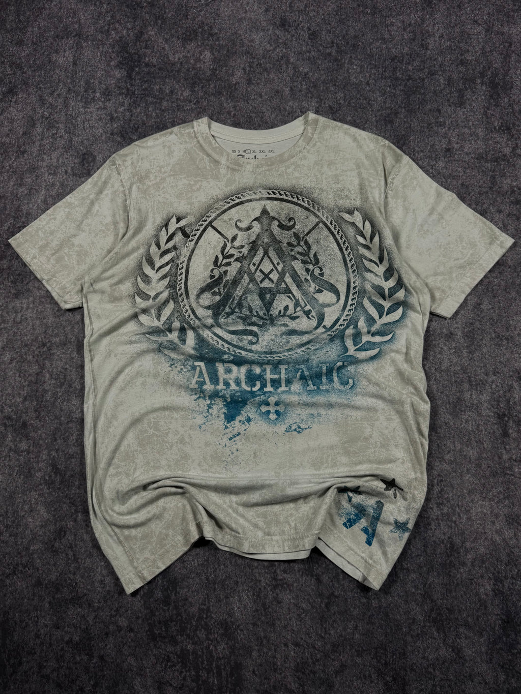 (rare) 2000s archaic x affliction shirt (L)